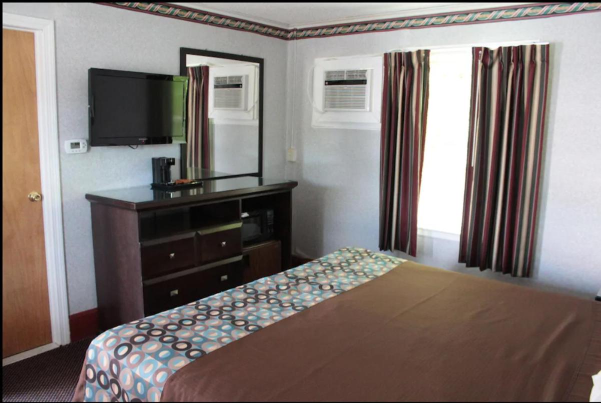 King Room with Whirlpool - Non-Smoking