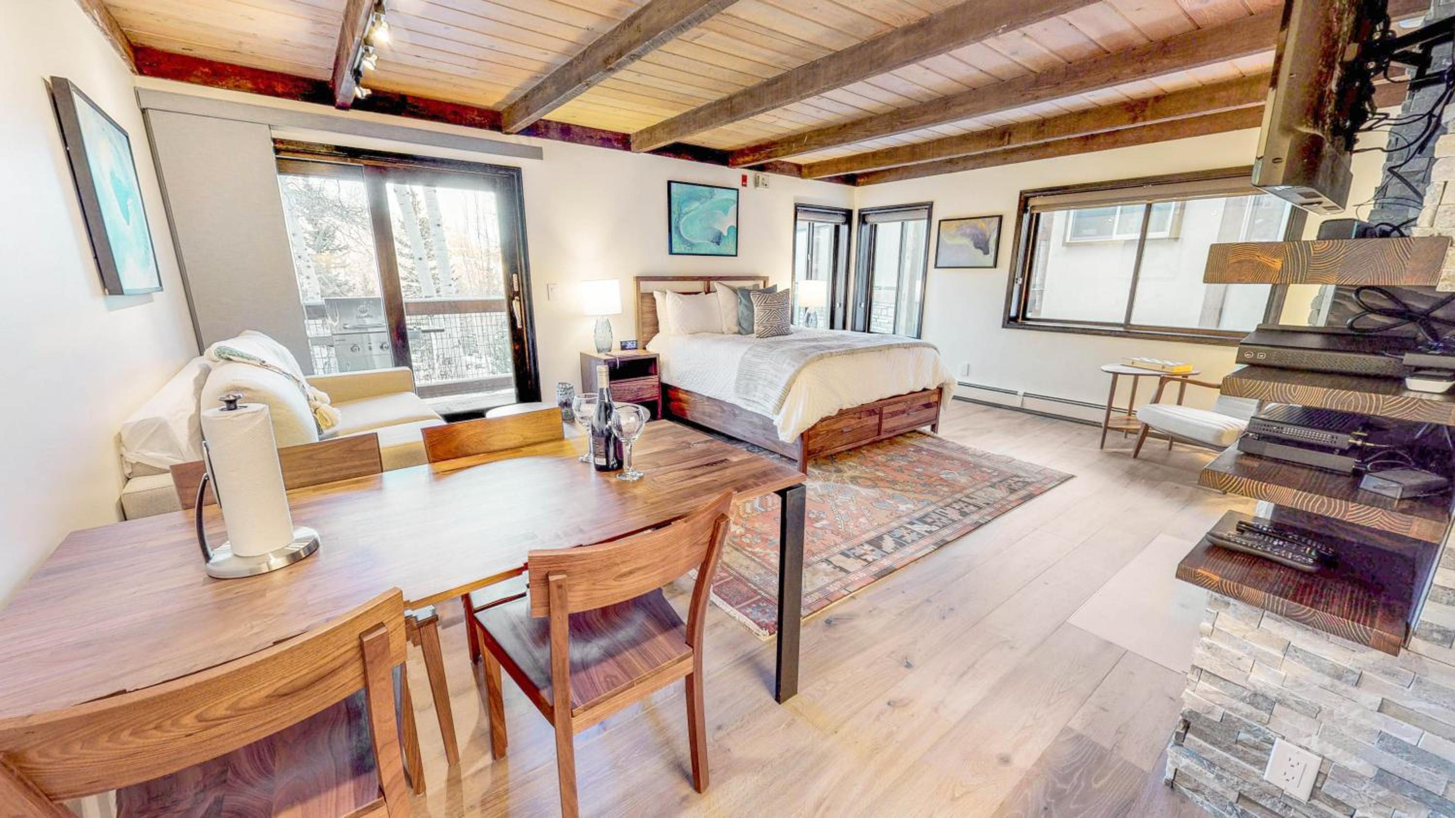 Studio Apartment photo 2