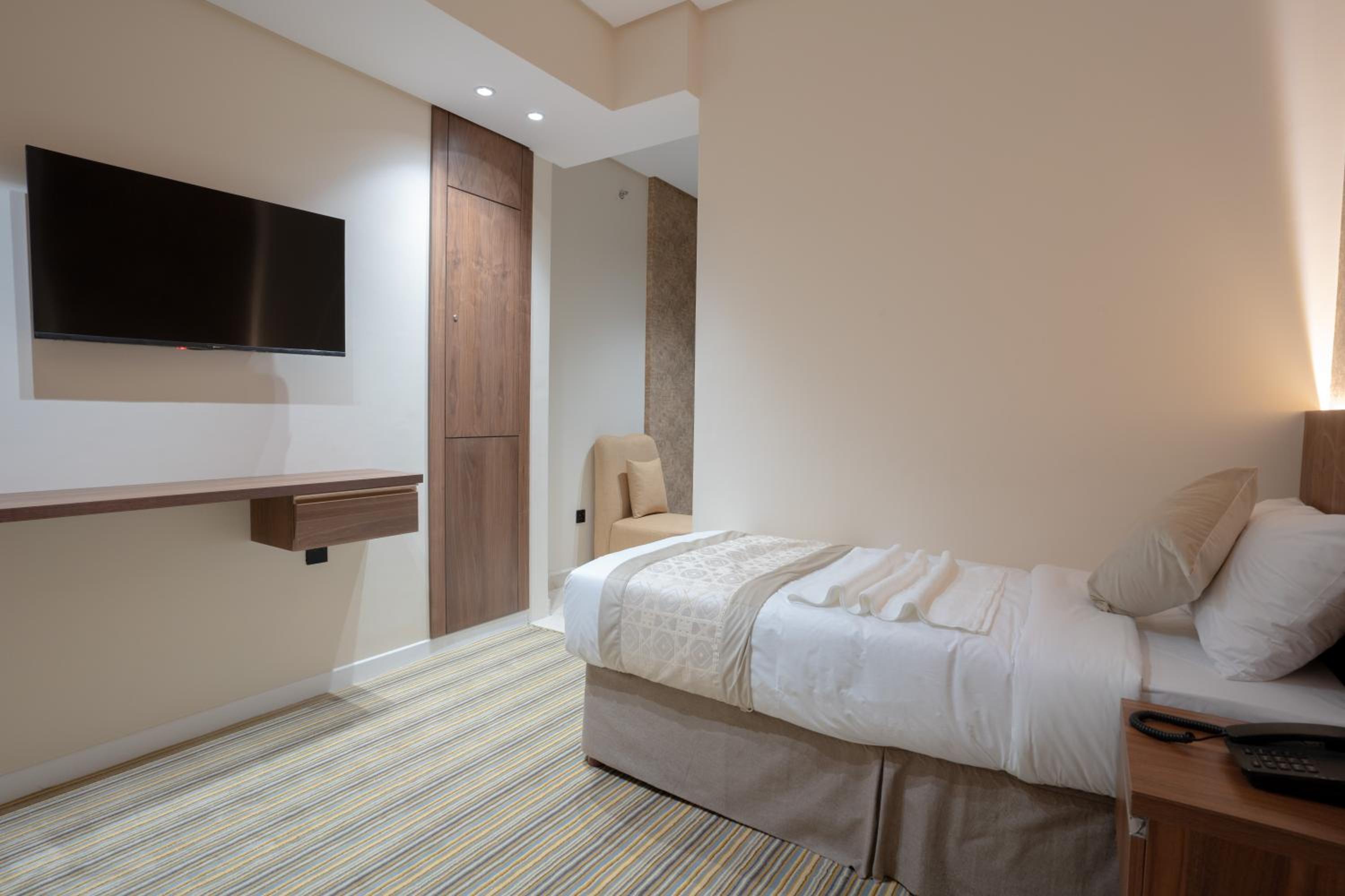 Deluxe Double Room photo 2