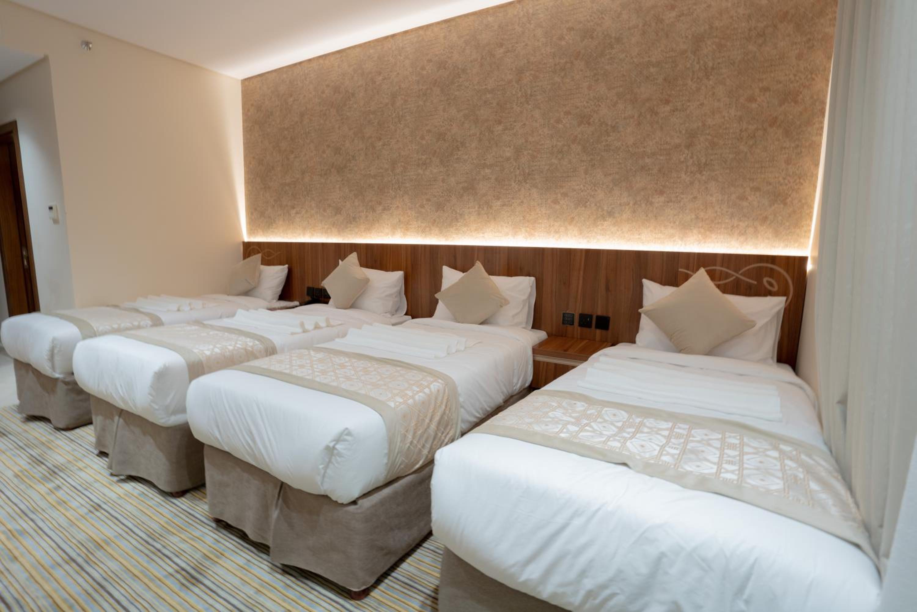 Deluxe Quadruple Room photo 2