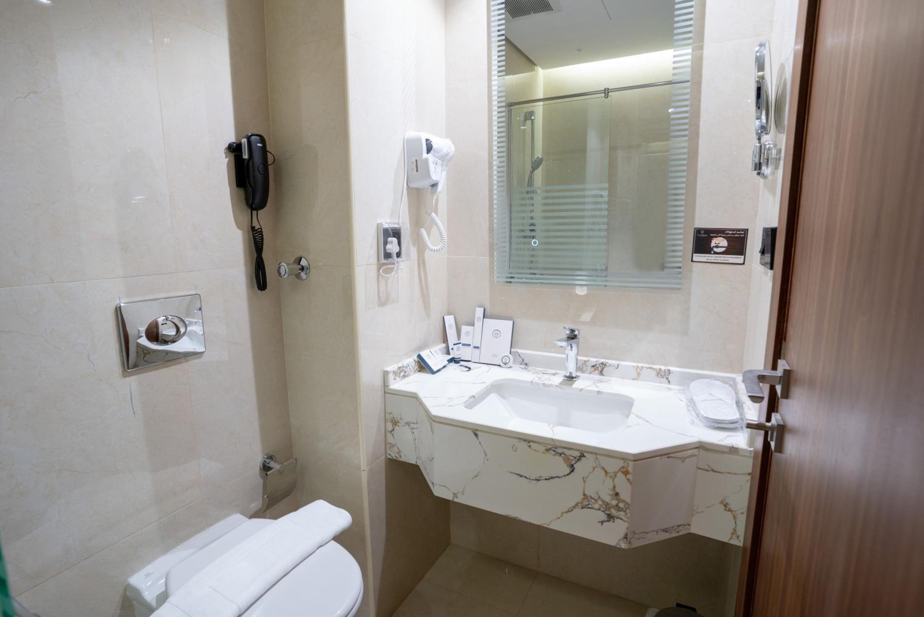 Deluxe King Room photo 3
