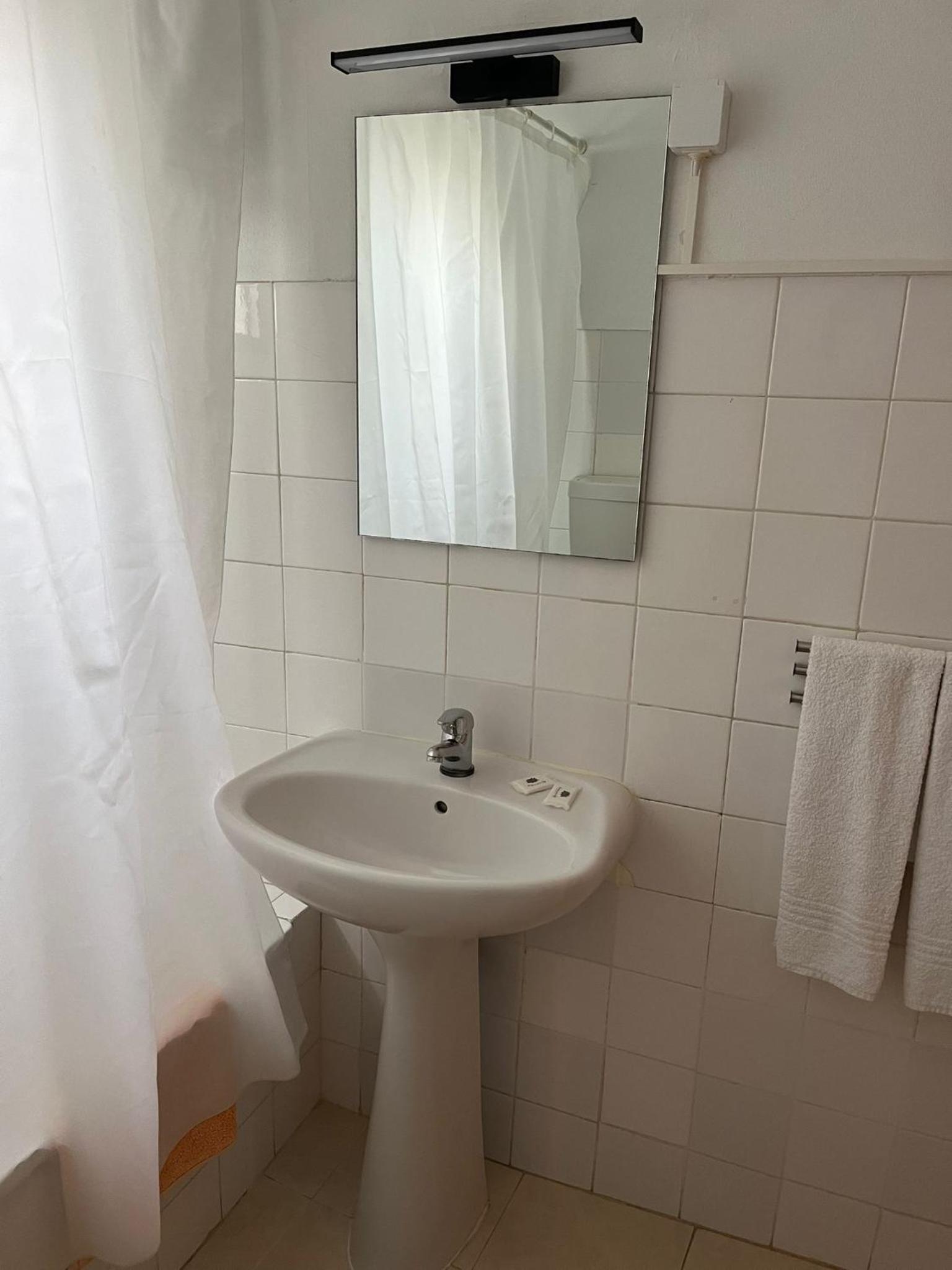 Double Room with Private Bathroom photo 3