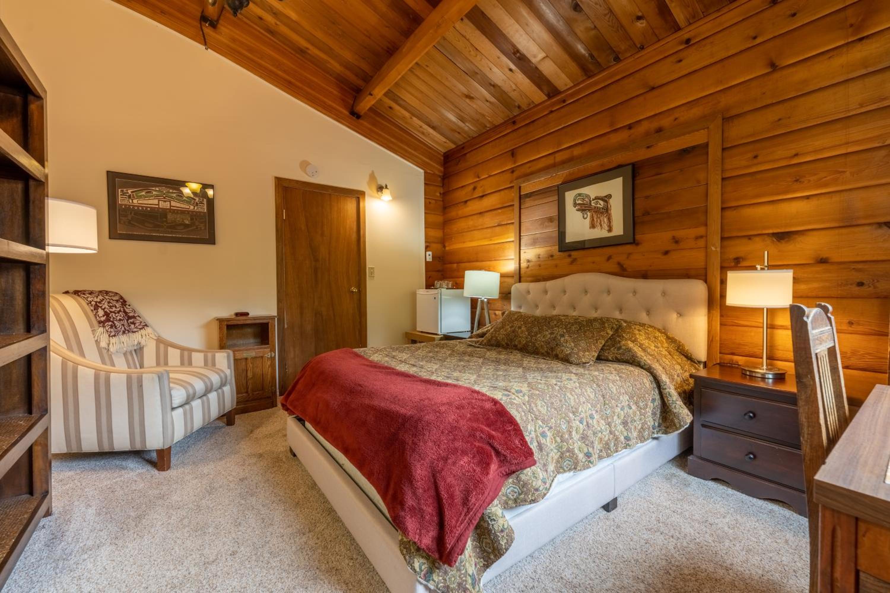 Queen Room photo 1