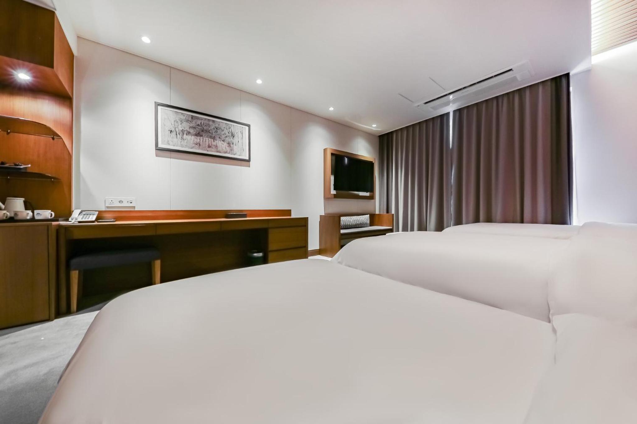 Triple Room - Breakfast for 3 person