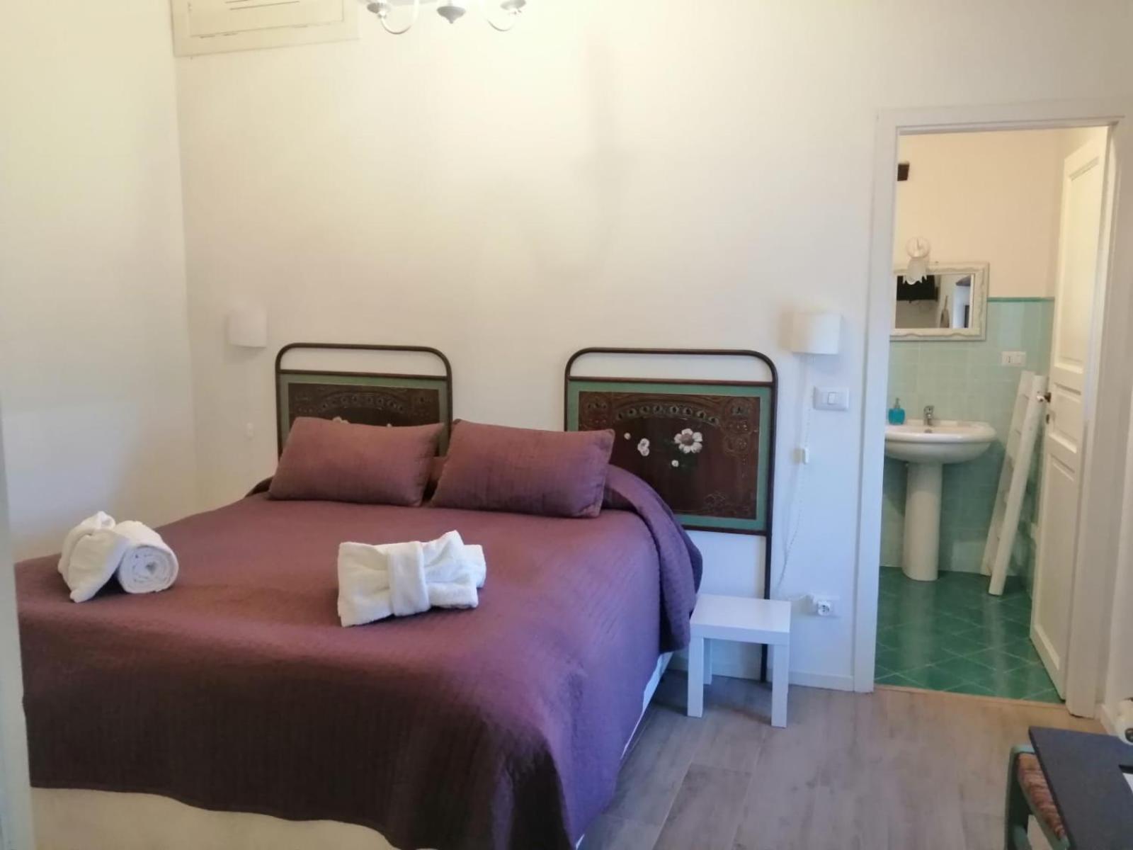 Standard Double Room photo 2