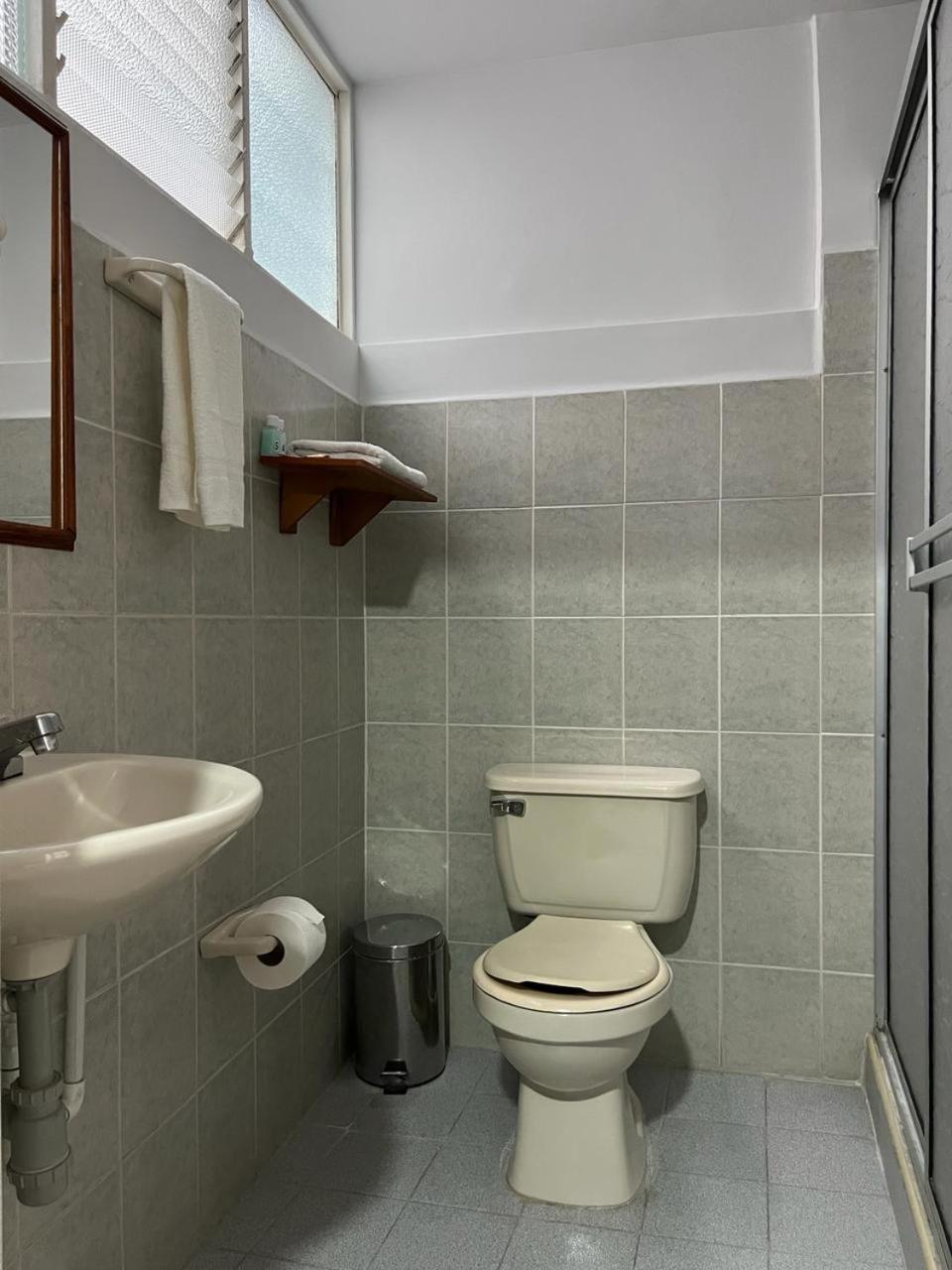 Quadruple Room with Private Bathroom photo 2
