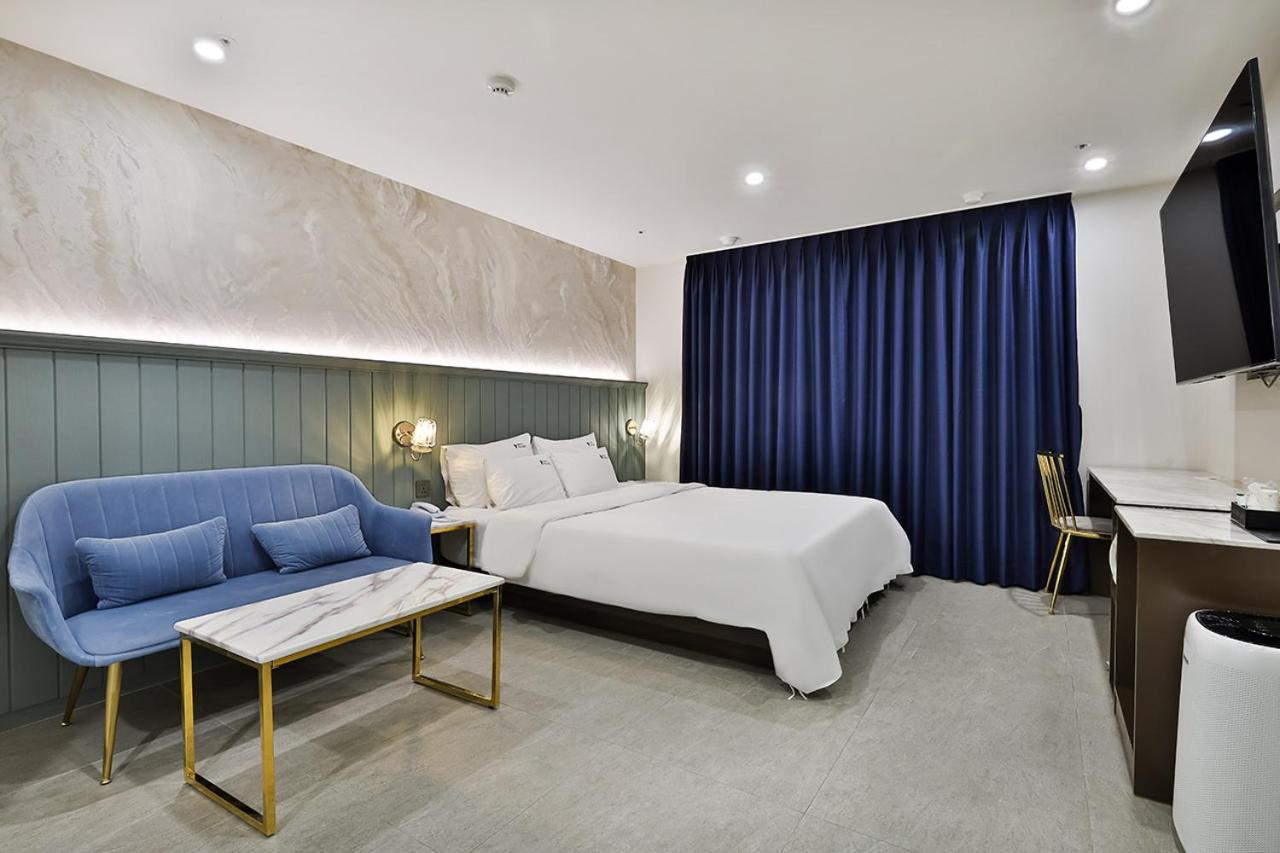 Premium Double Room - Photo 3