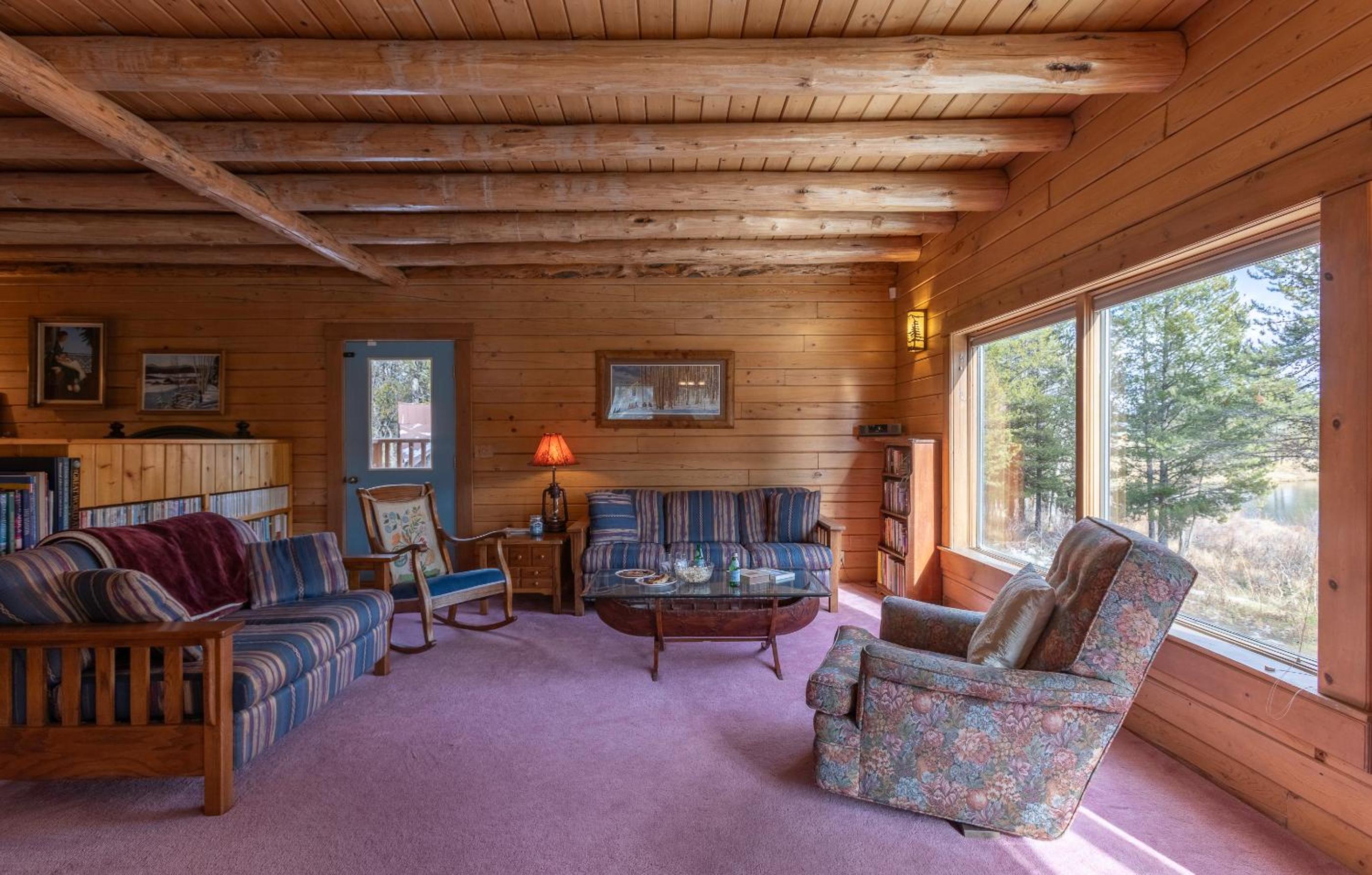 Five-Bedroom House photo 1