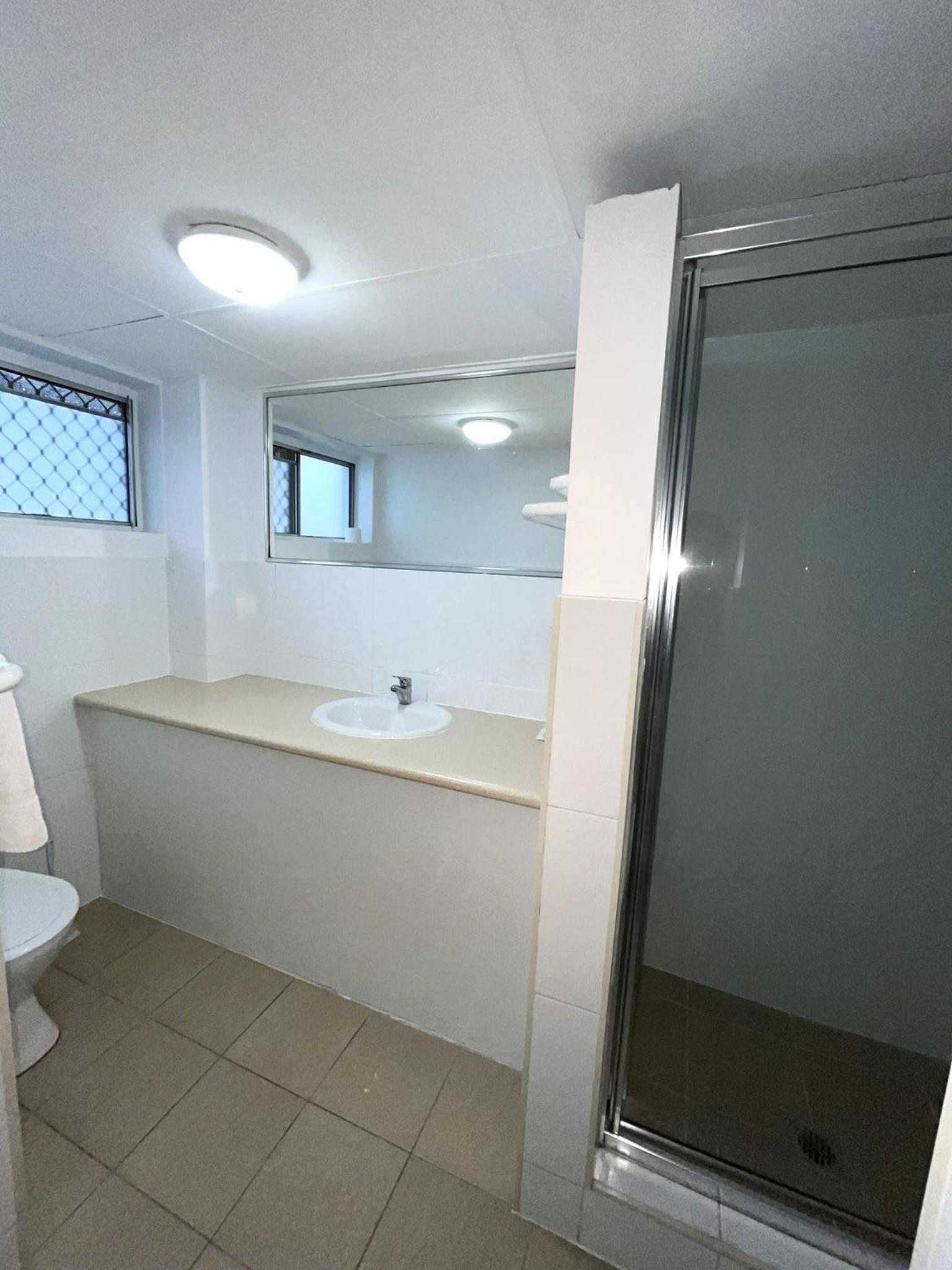 One-Bedroom Apartment (6 Adults) - Photo 5