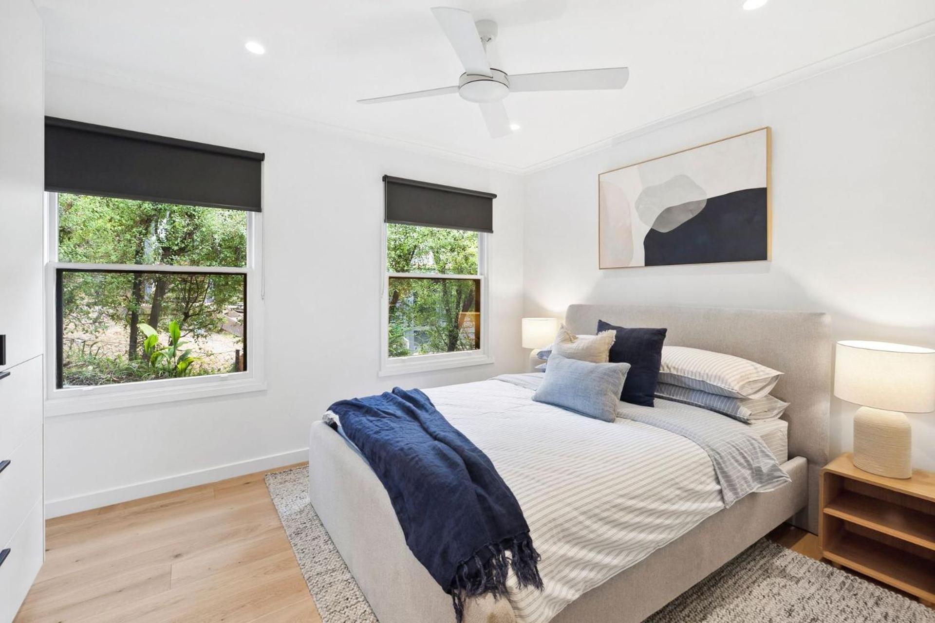 Five-Bedroom House photo 2