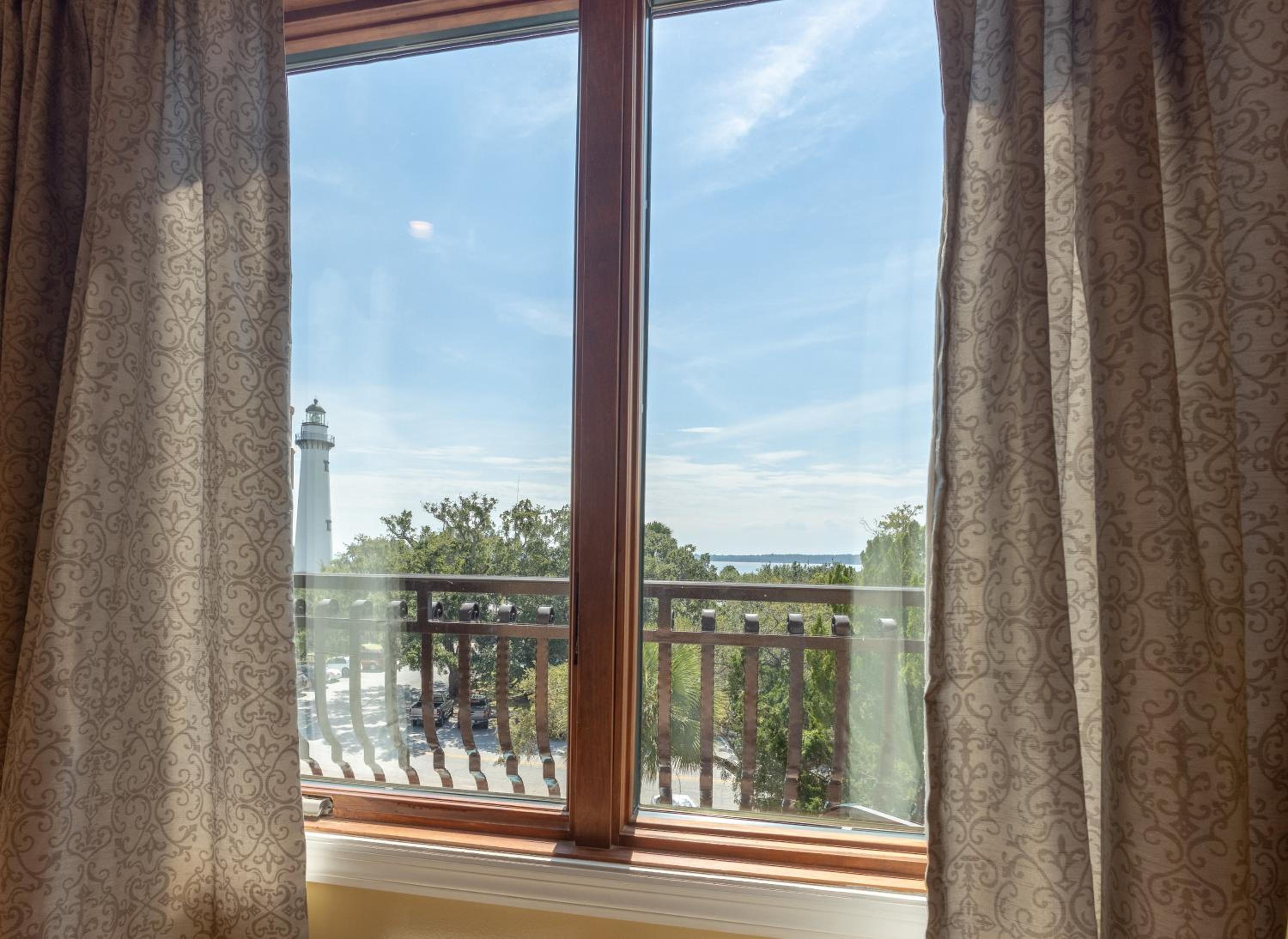 Deluxe Double Room with Balcony - Photo 2