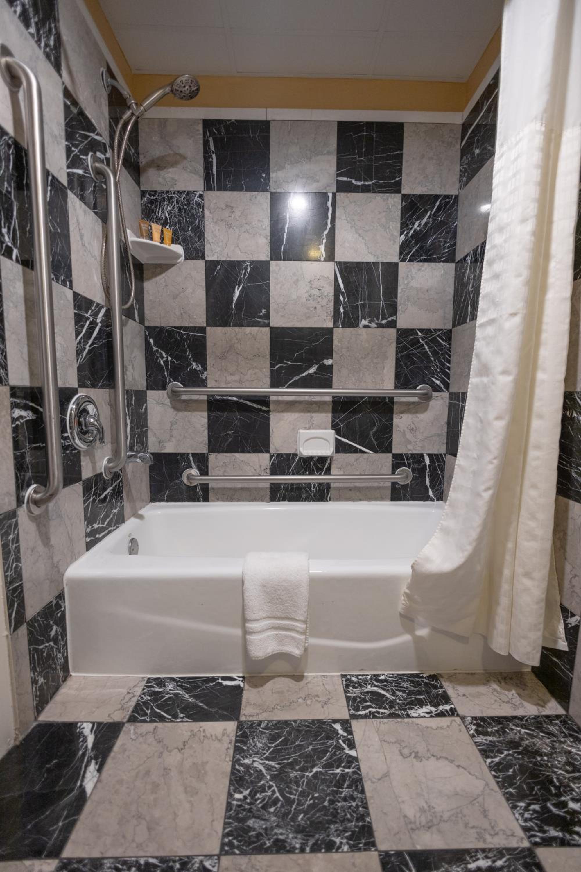King Room - Disability Access - Photo 3