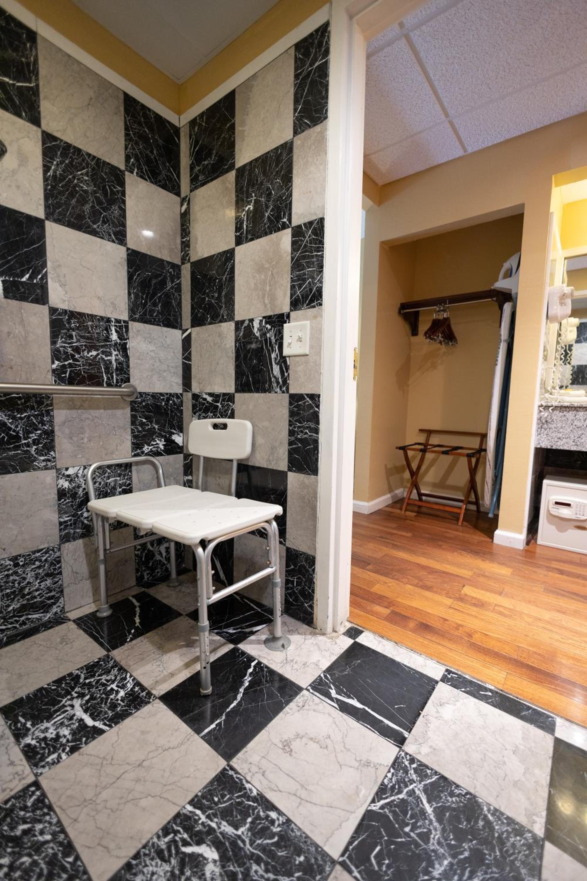 King Room - Disability Access - Photo 2