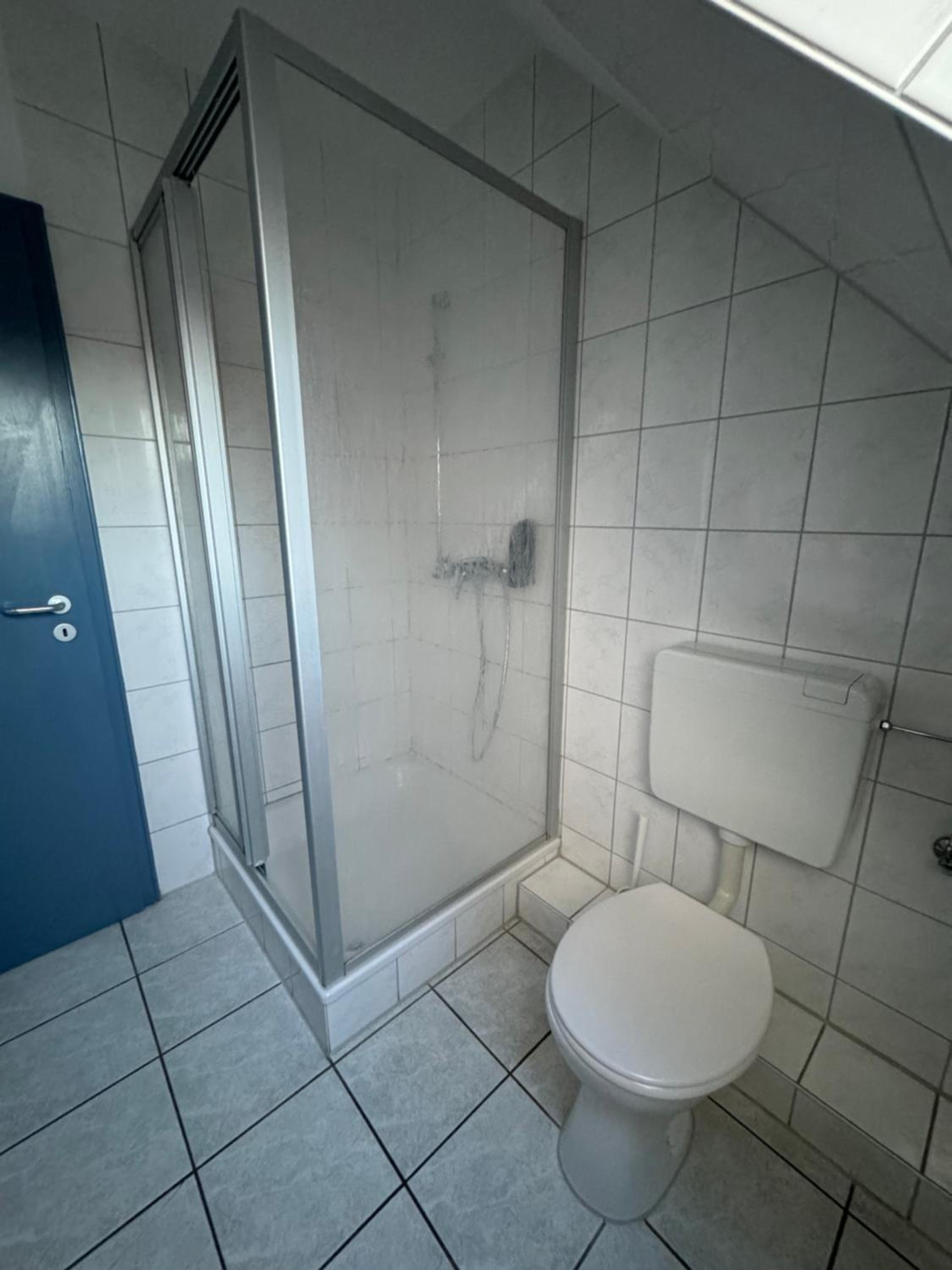 Standard Double Room with Shower - Photo 5