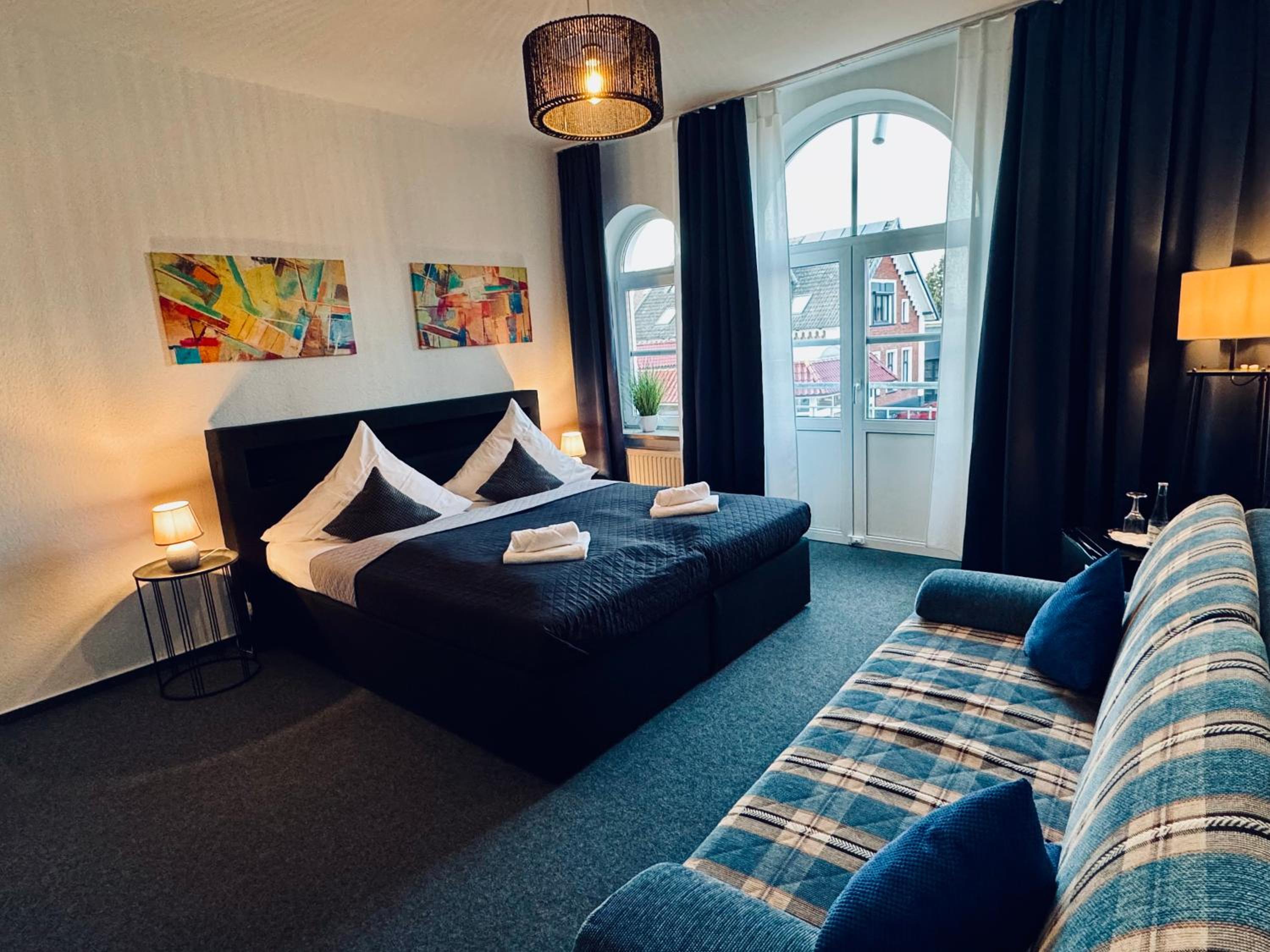 Standard Double Room with Shower - Photo 8