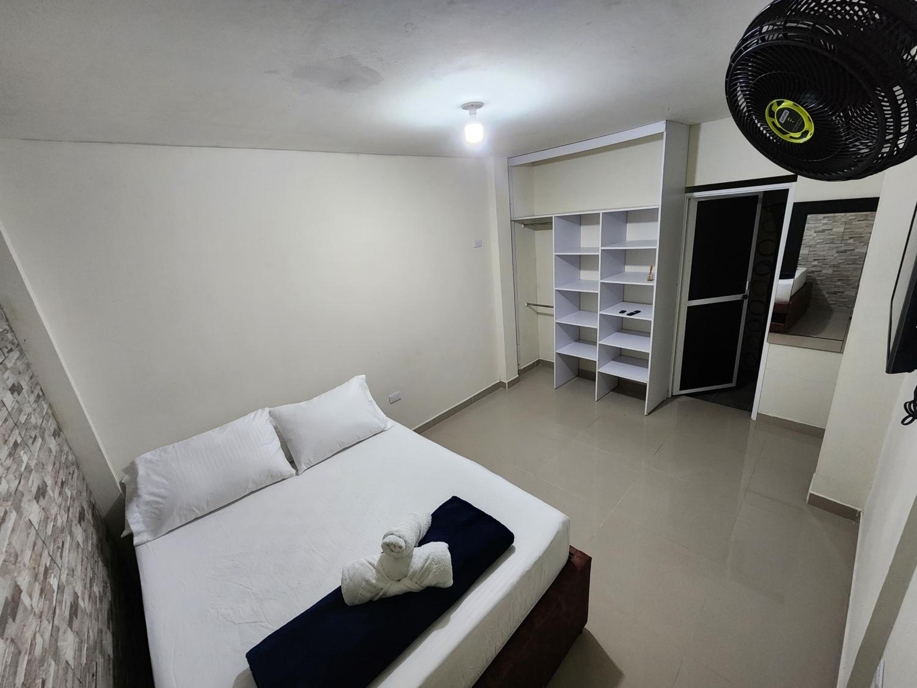Twin Room With Private Bathroom photo 3