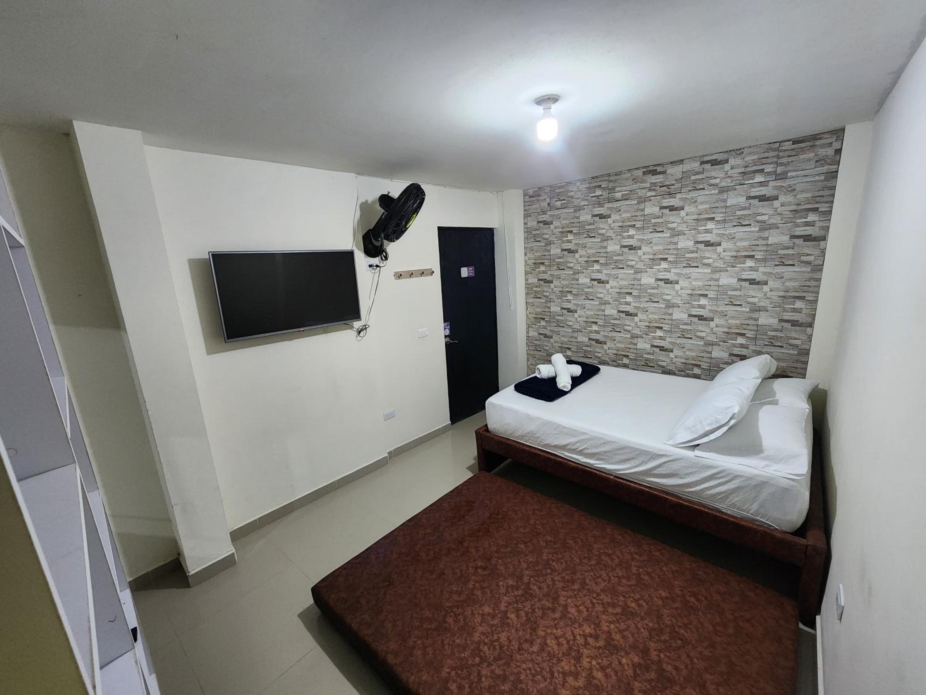 Twin Room With Private Bathroom photo 1