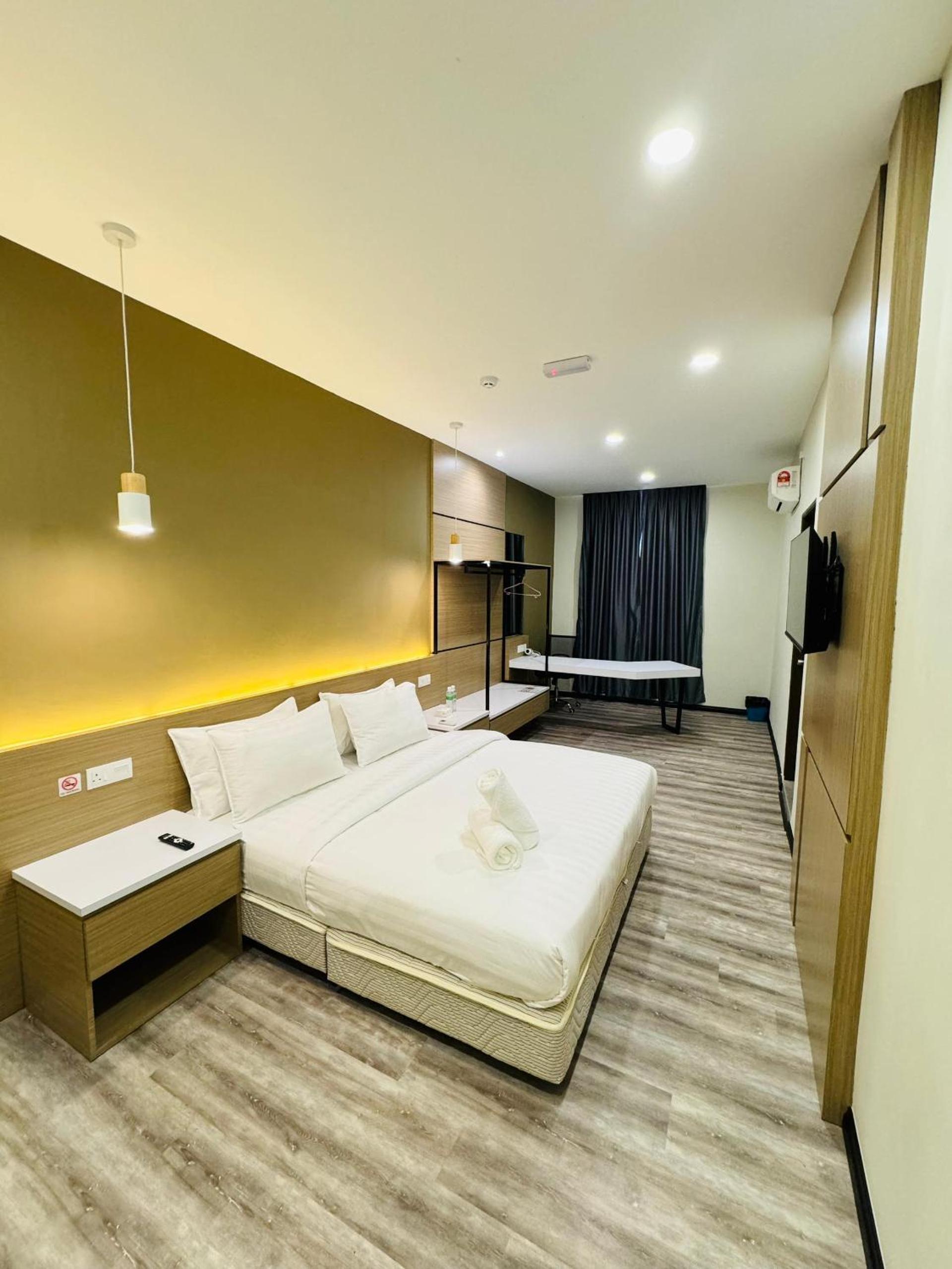 Standard King Room photo 1