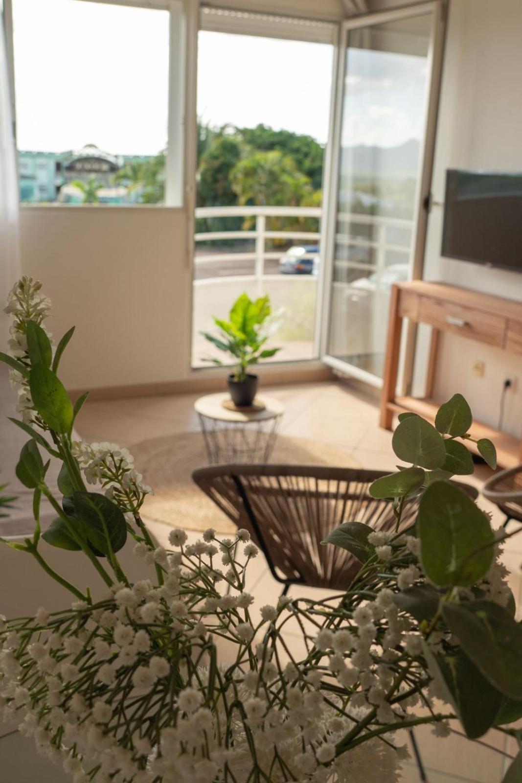 One-Bedroom Apartment photo 3