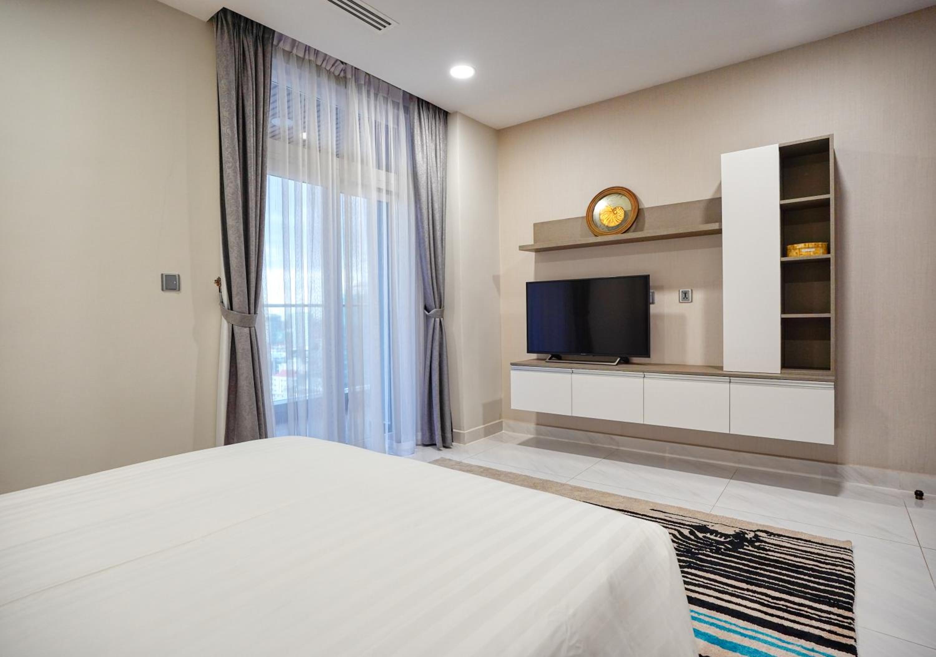Two-Bedroom Apartment - Photo 4