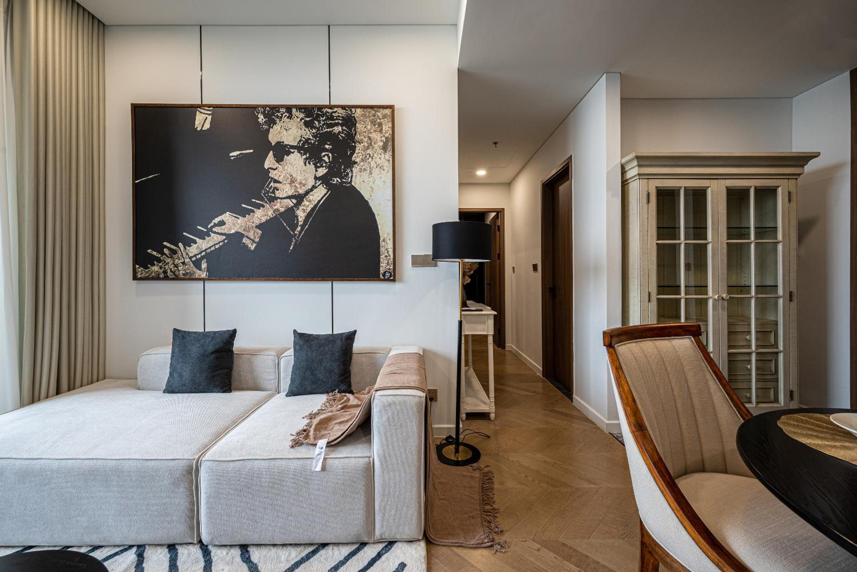 Two-Bedroom Apartment with View photo 3