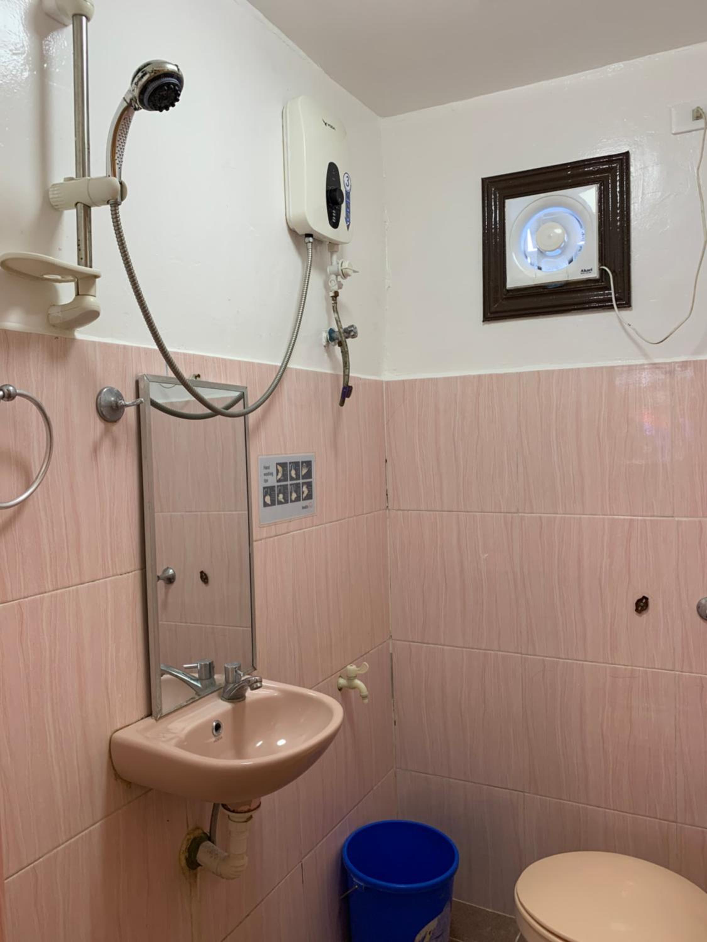 Double Room With Private Bathroom photo 2