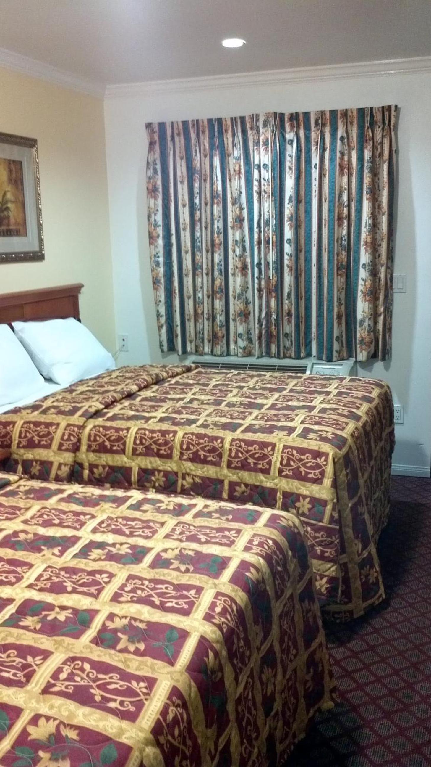 Double Room with Two Double Beds - Photo 6