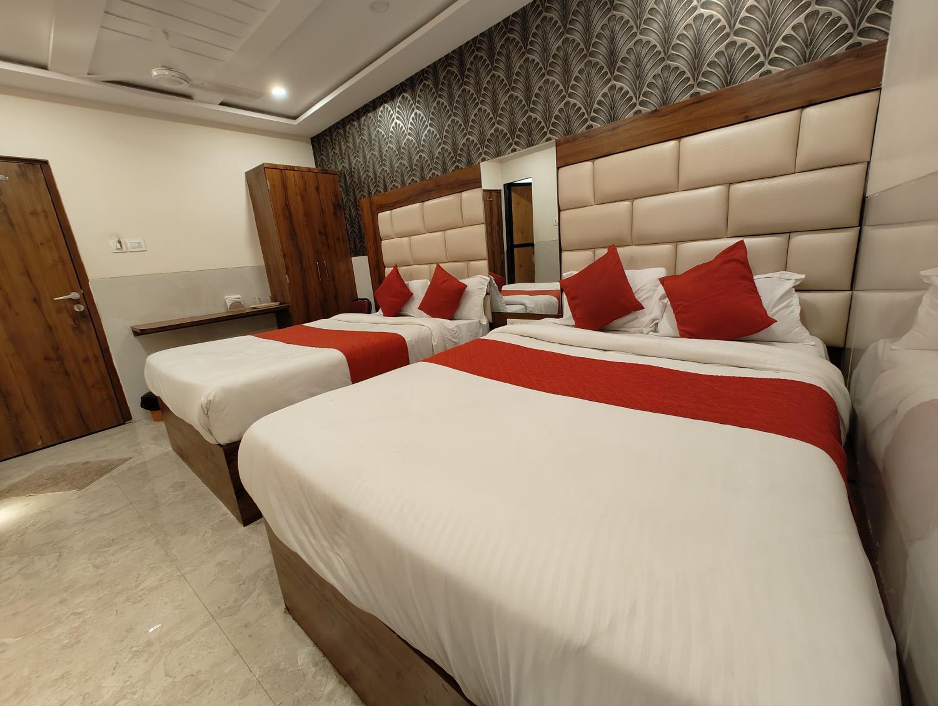 Quadruple Room - Photo 5
