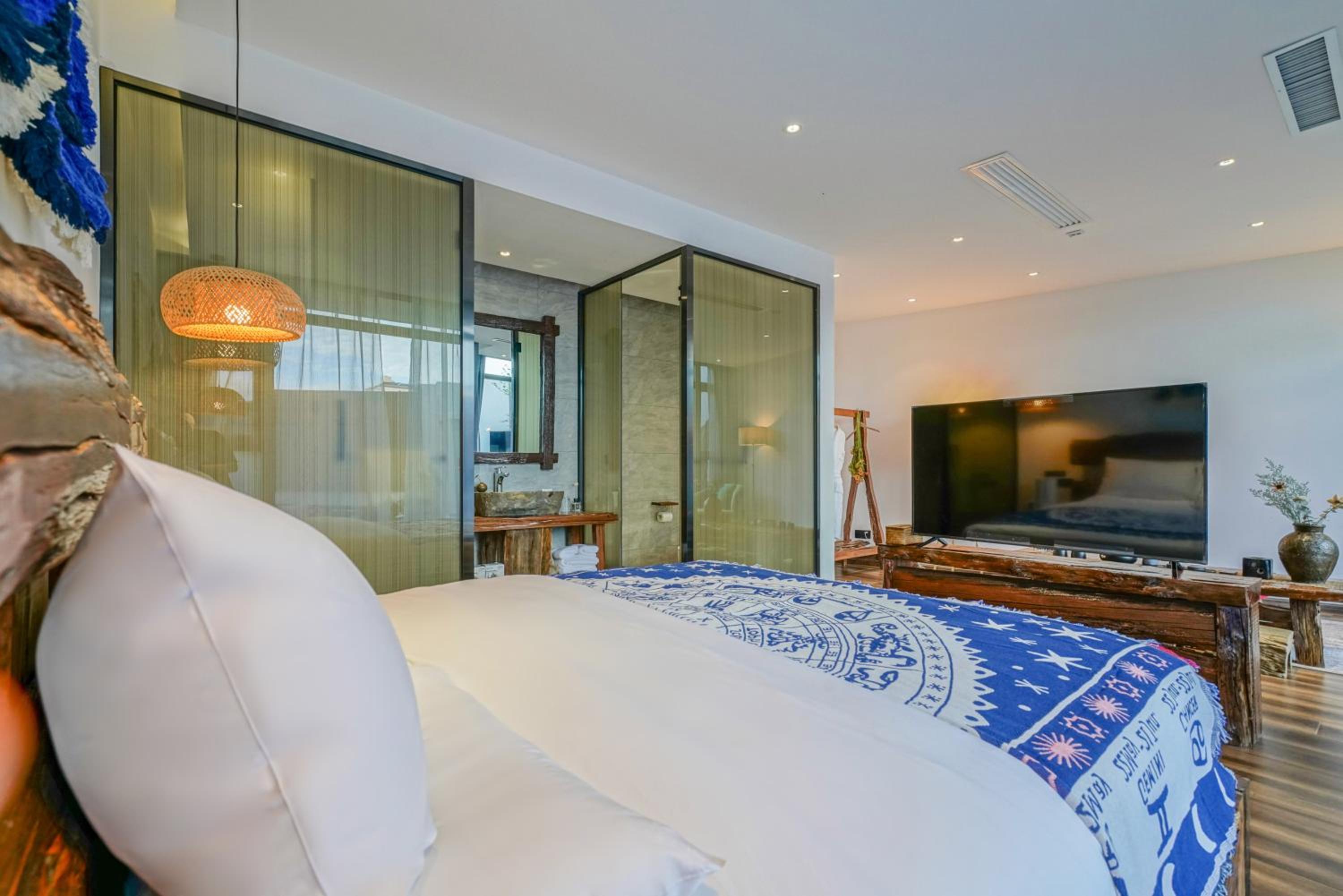 Superior Suite with Tea area photo 3