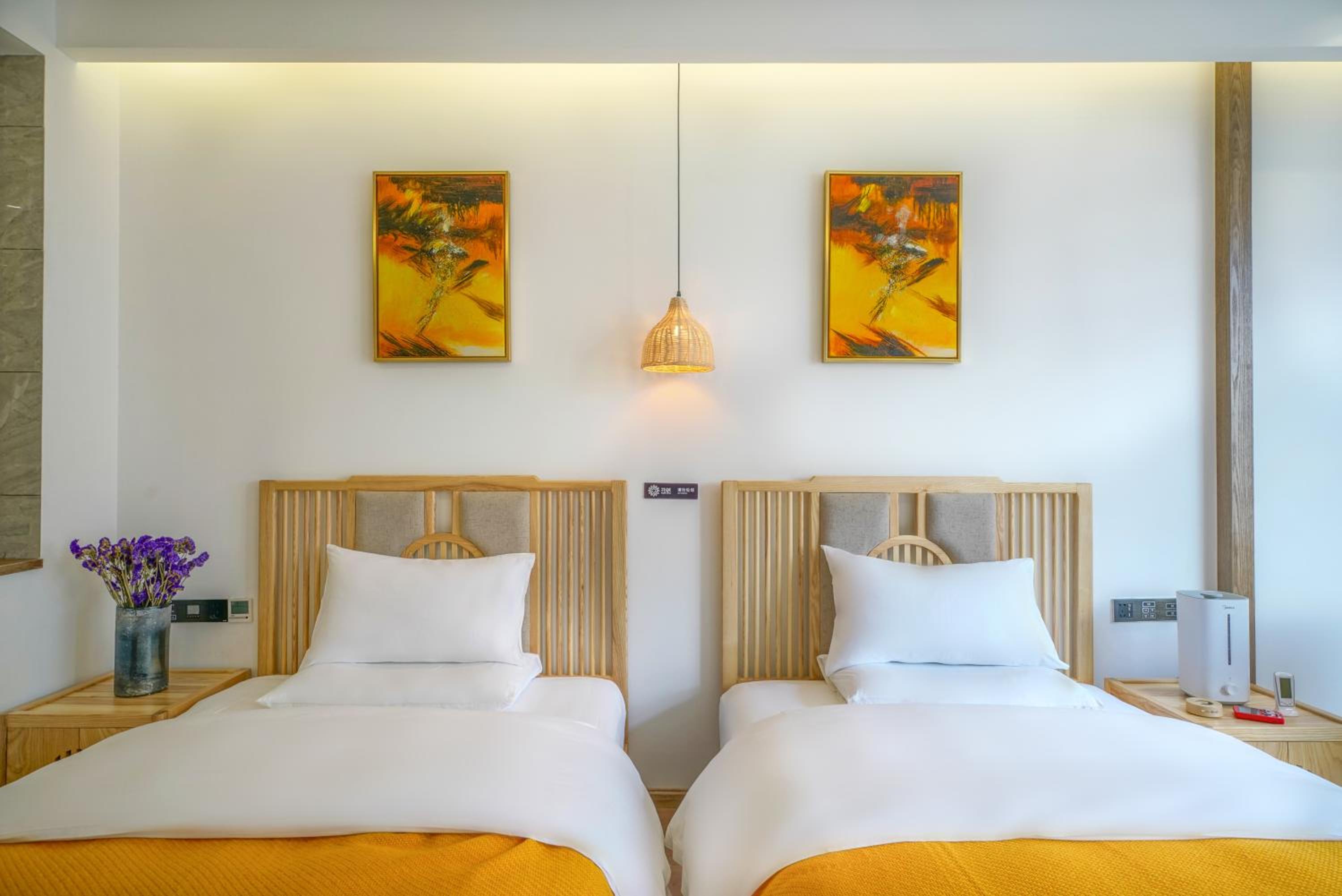 Twin Room with Balcony photo 3