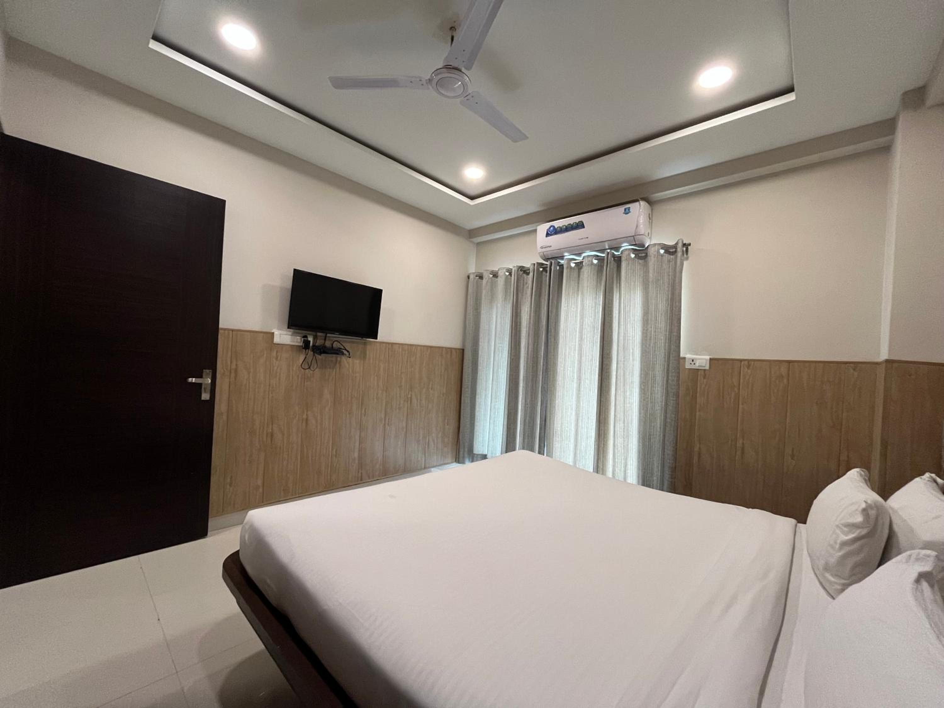 Family Suite with Balcony photo 2