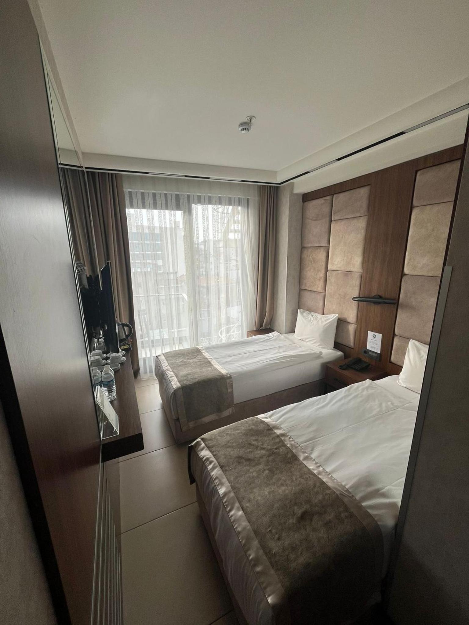 Twin Room with Balcony photo 1
