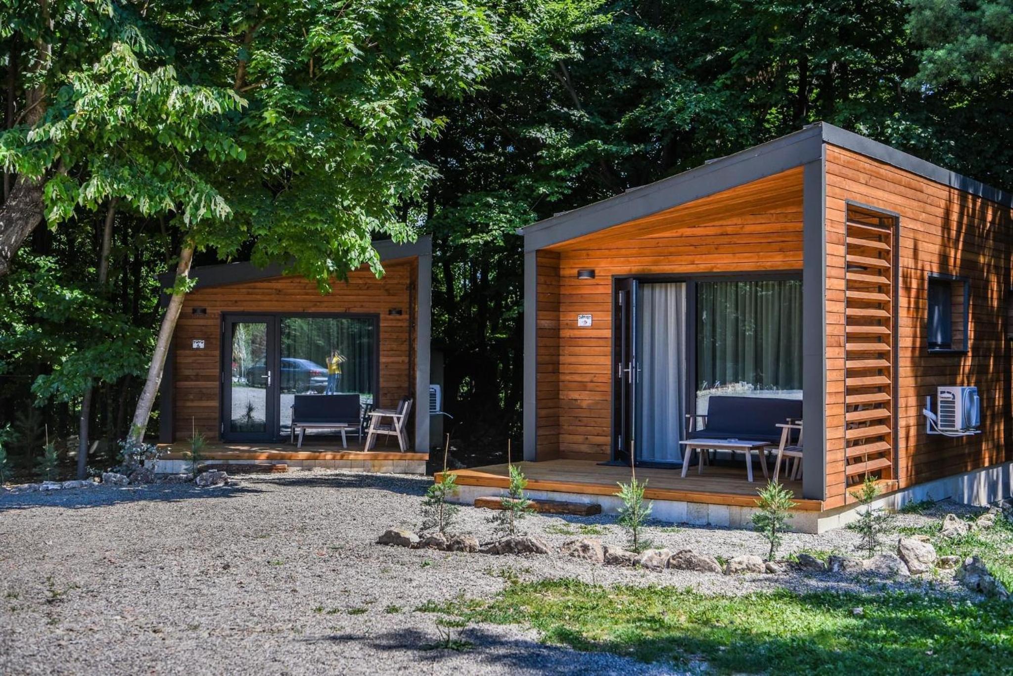 Bungalow with Garden View - Photo 2
