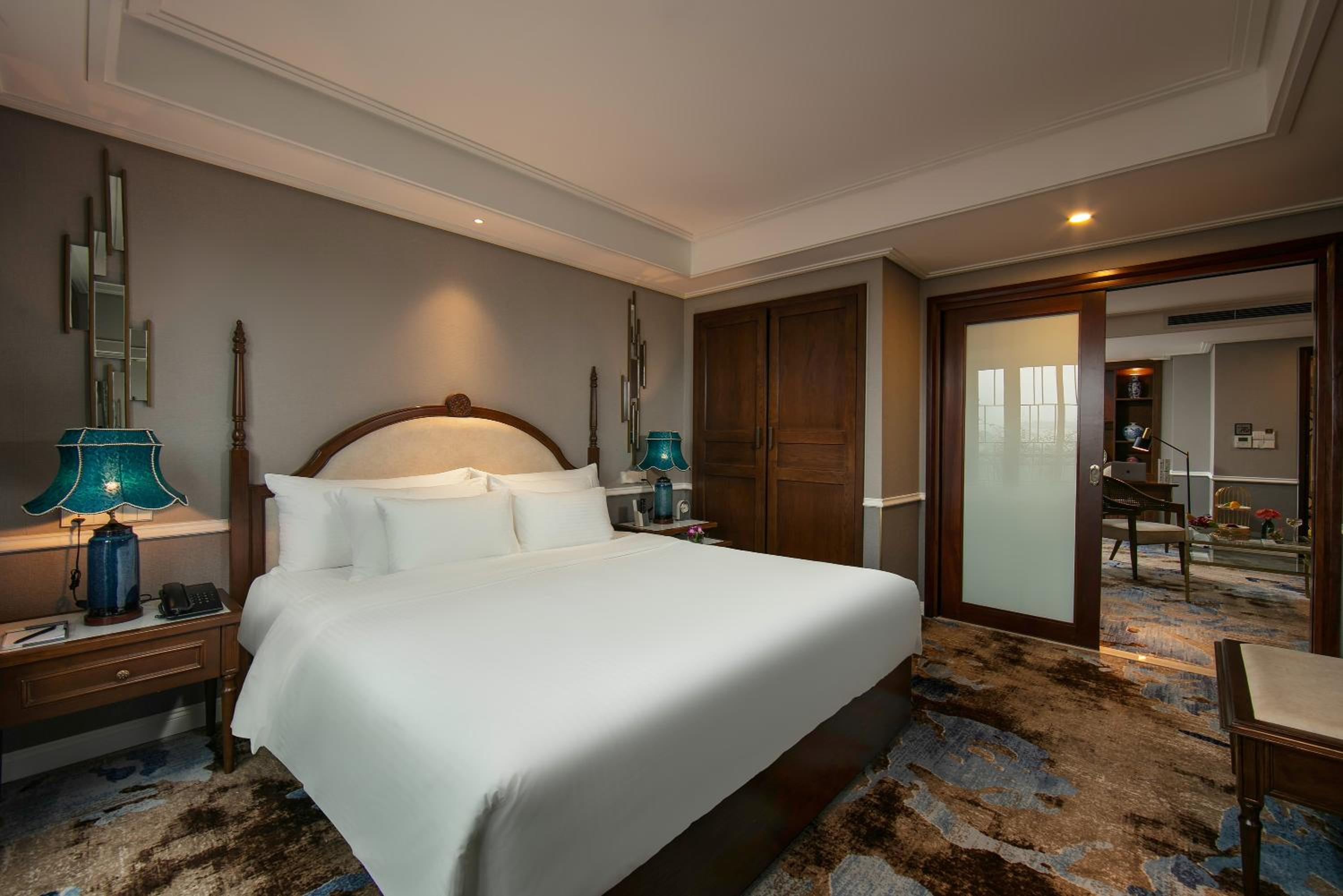 Gem Suite Lake View - Photo 2