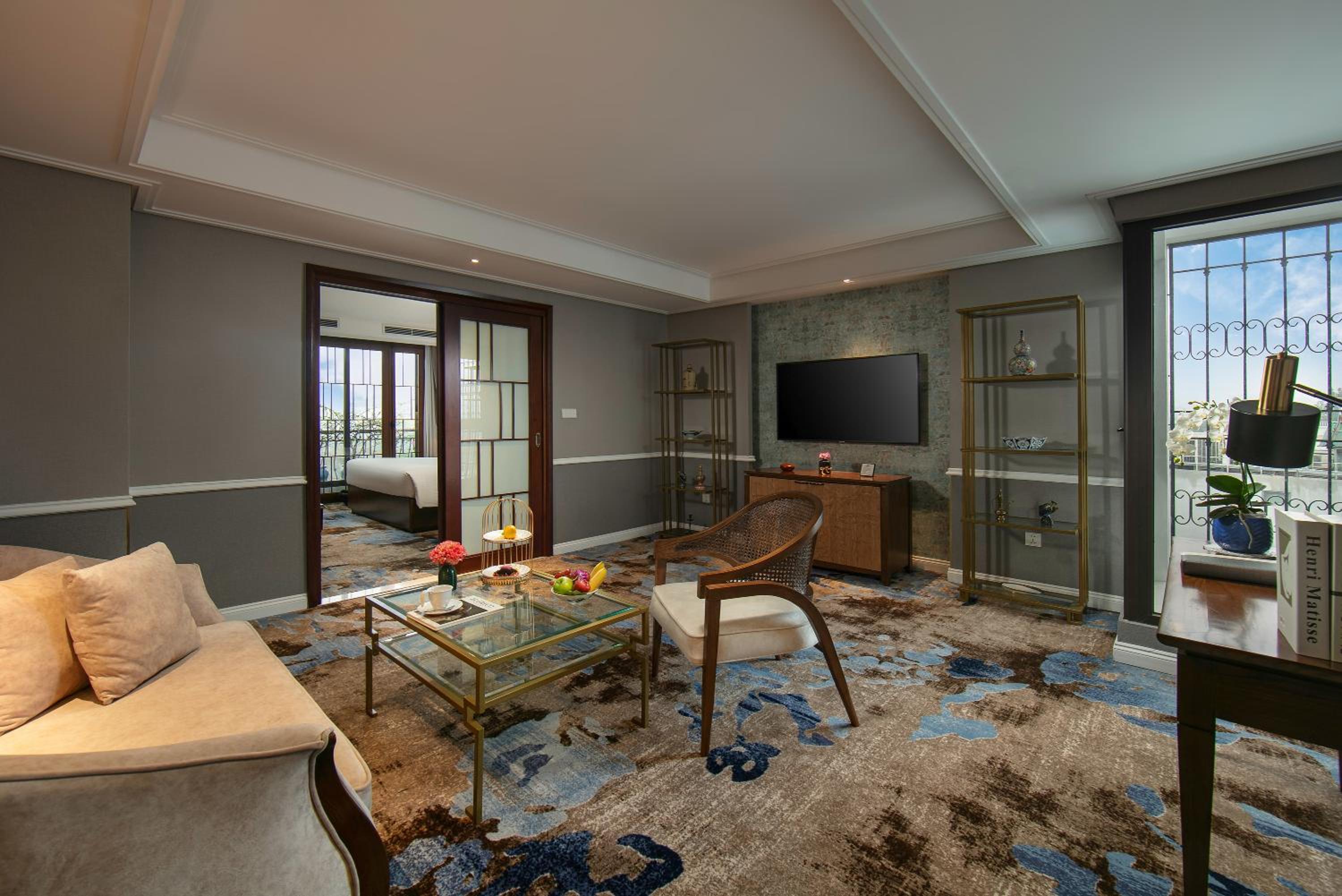 Gem Suite Lake View - Photo 4
