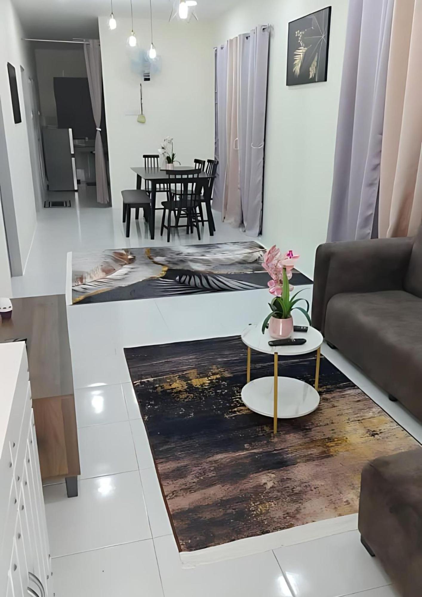 Three-Bedroom House photo 1