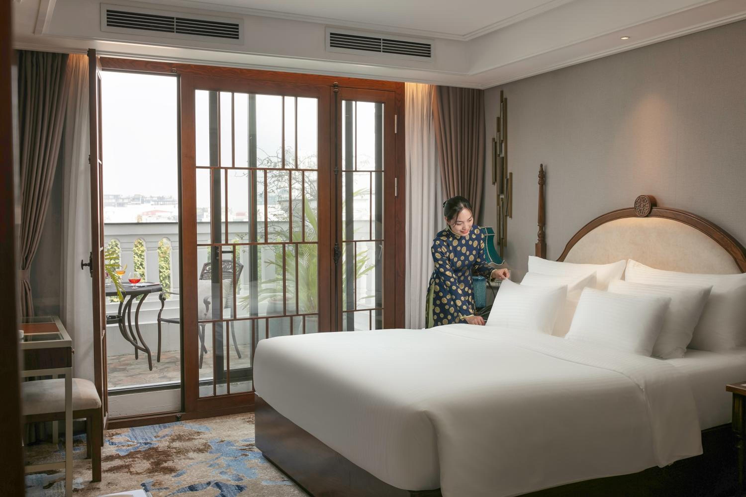 Oriental Jade Terrace City View