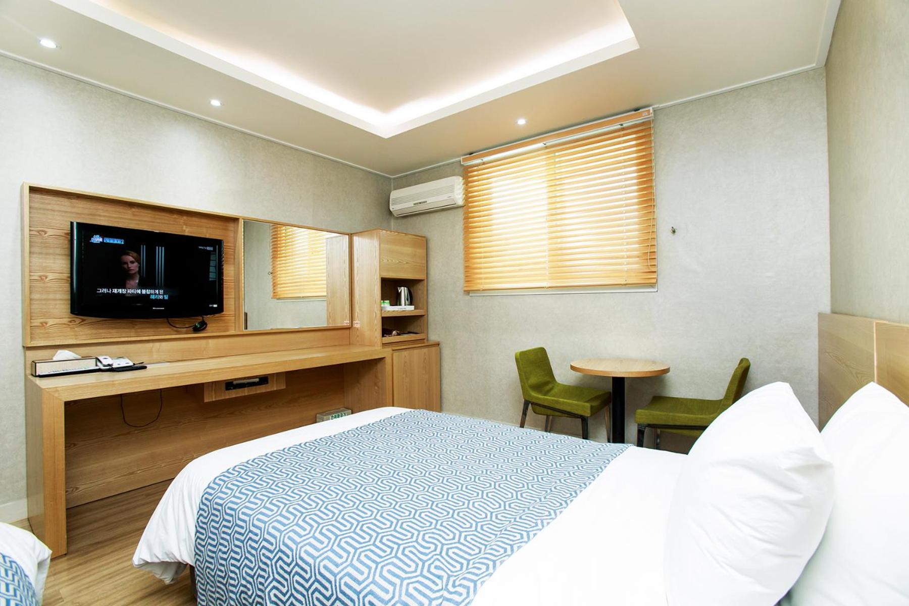 Deluxe Twin Room - Photo 2