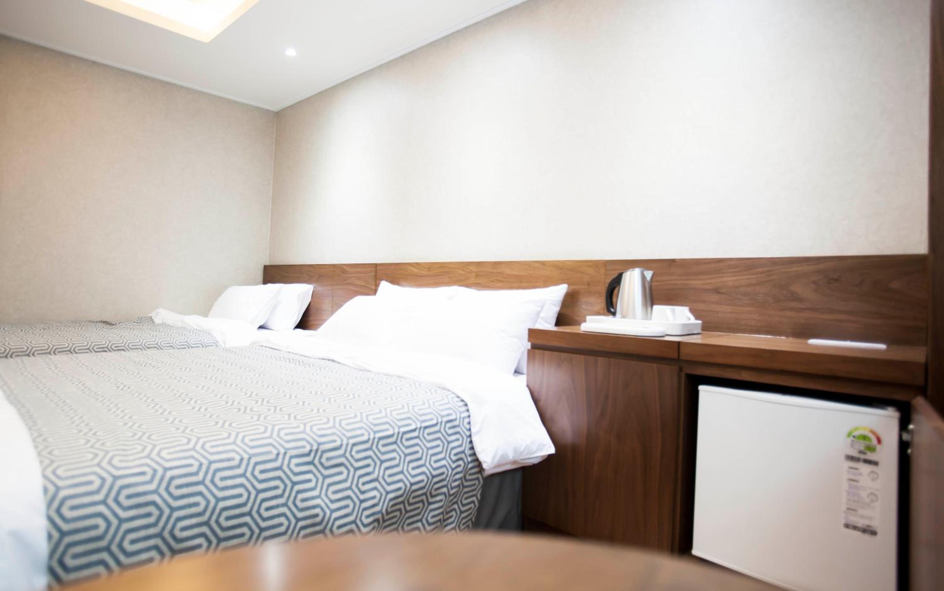Deluxe Twin Room - Photo 9