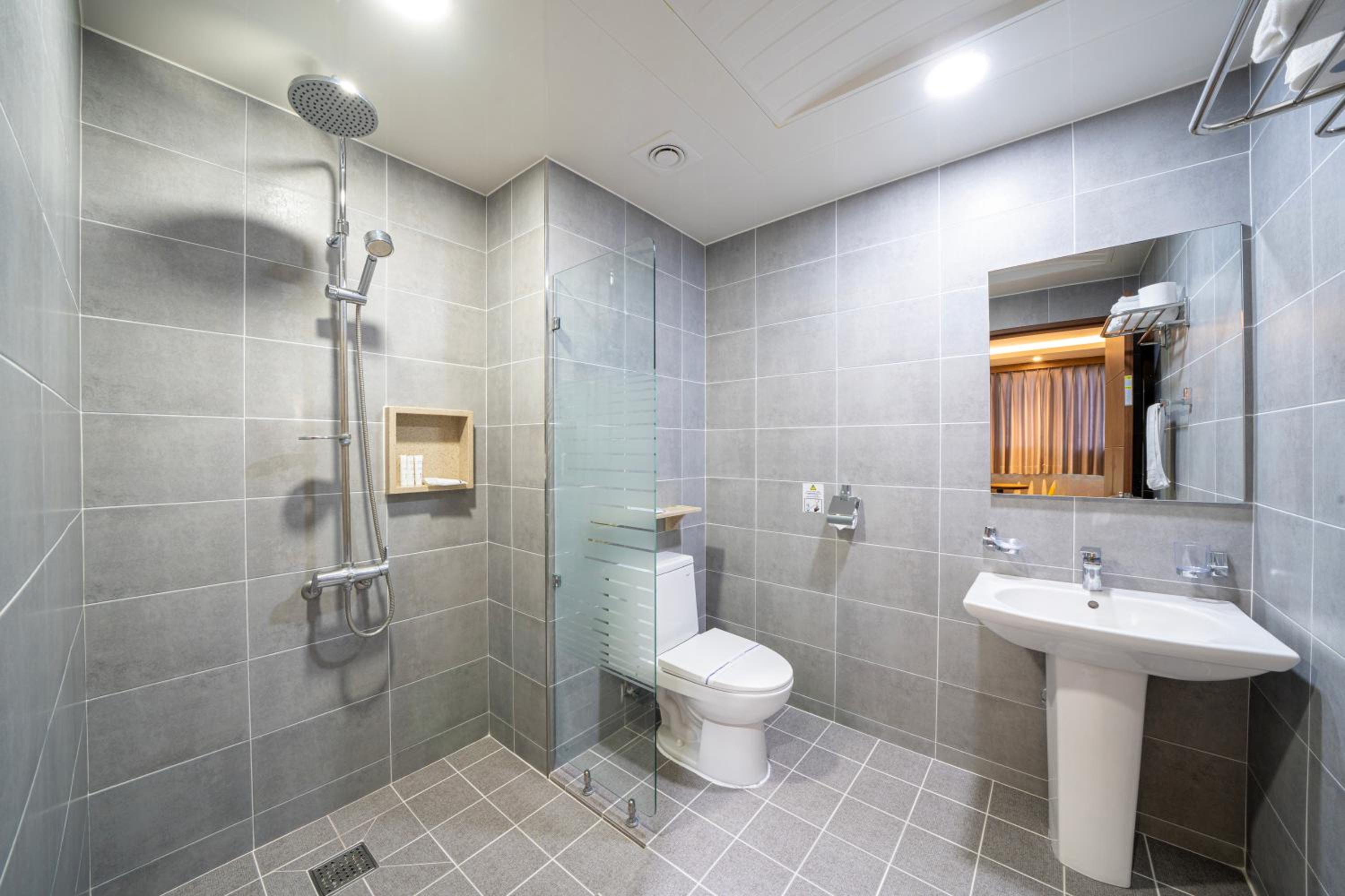 Standard Double Room - Photo 5