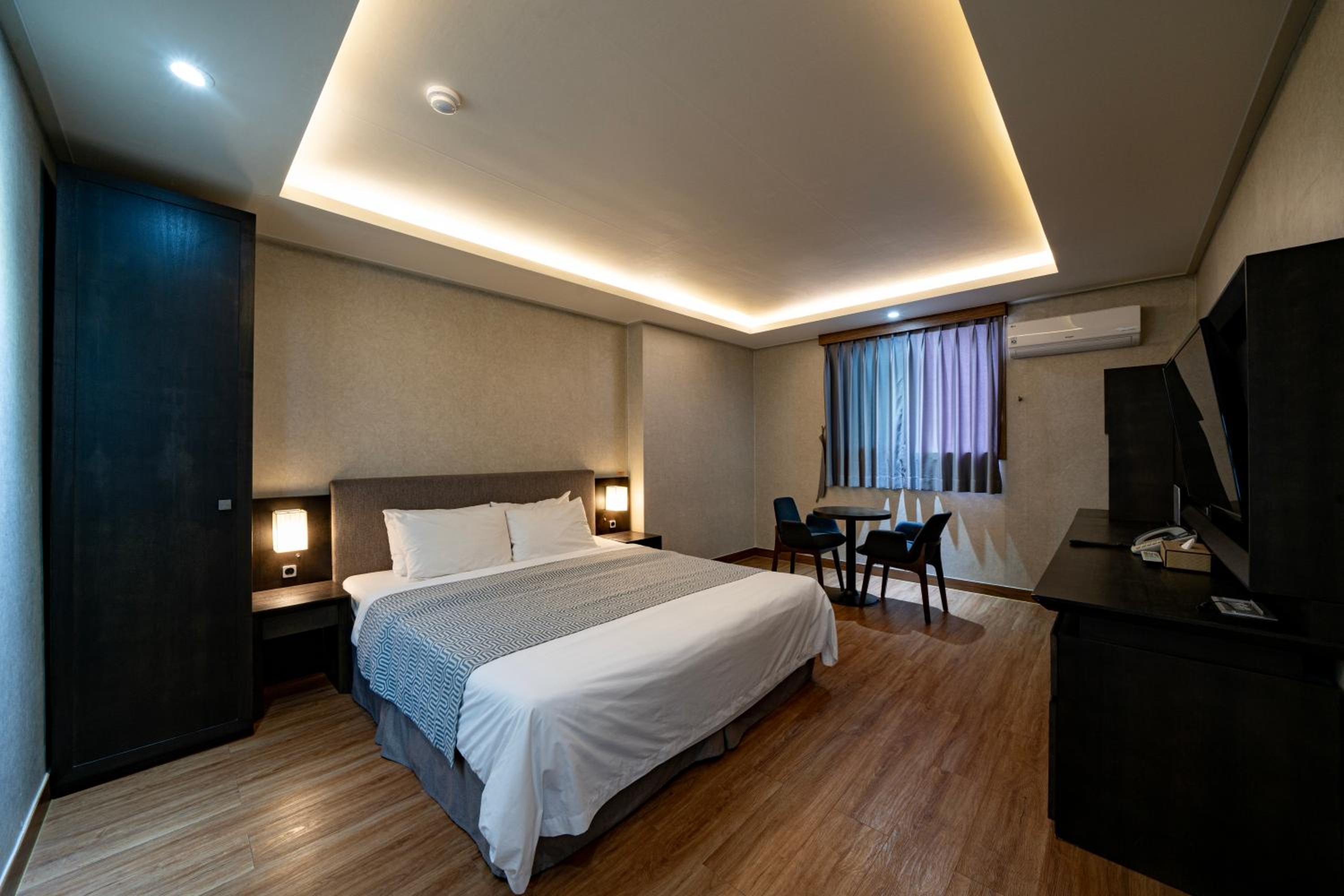 Deluxe Double Room - Photo 1