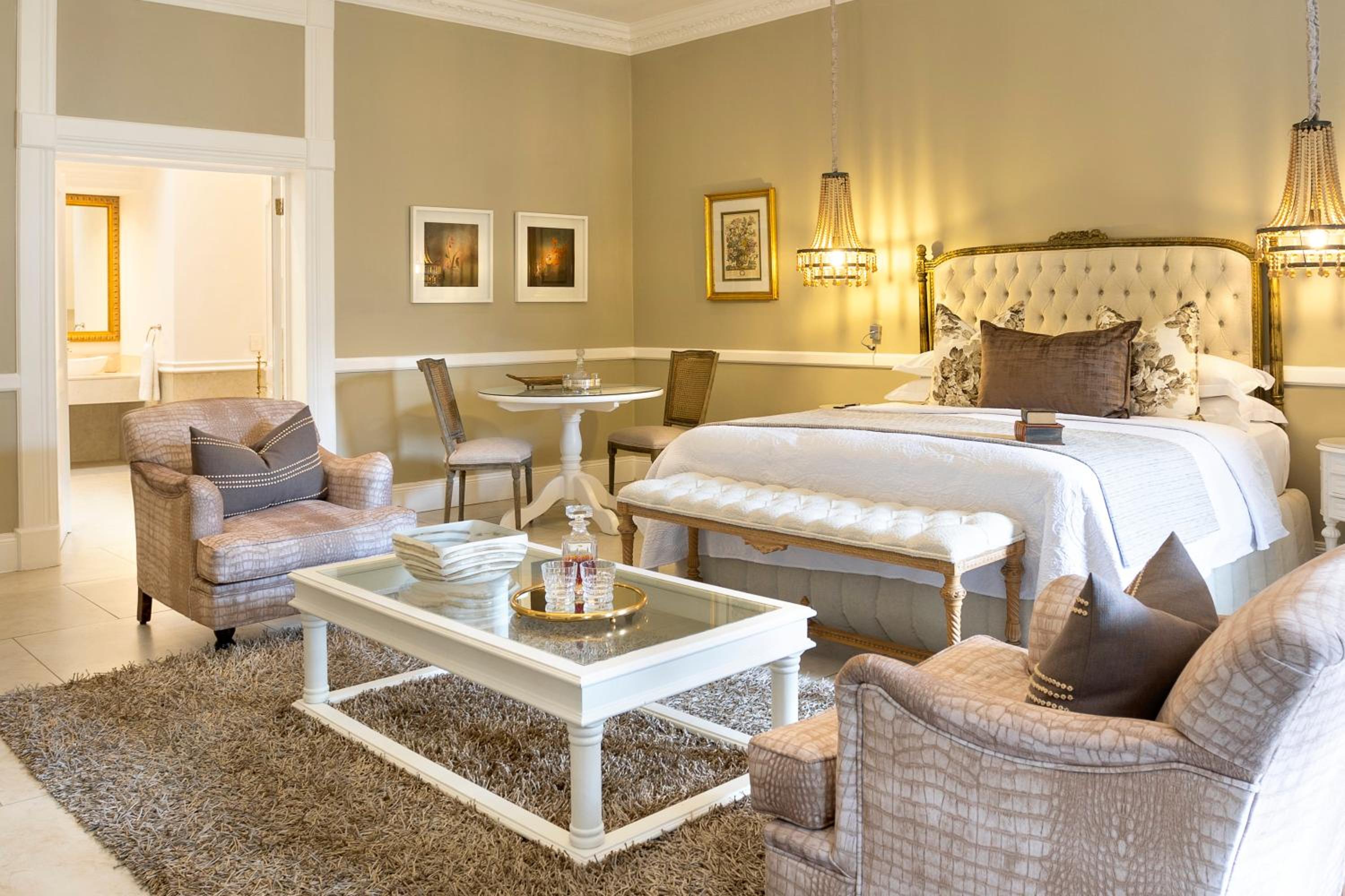 Courtyard Suites