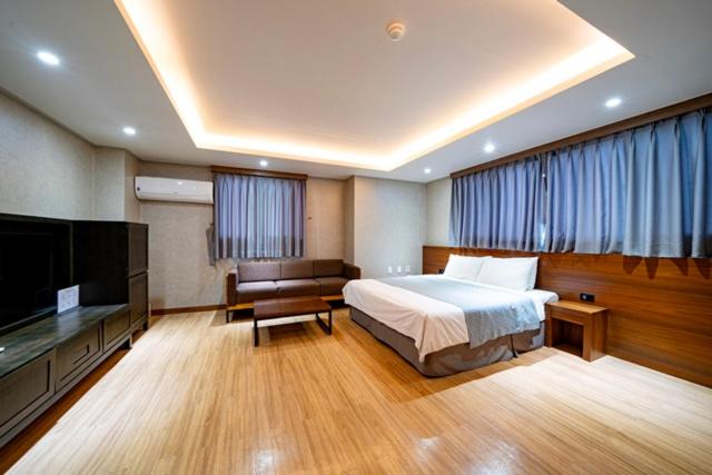 Deluxe Double Room - Photo 8