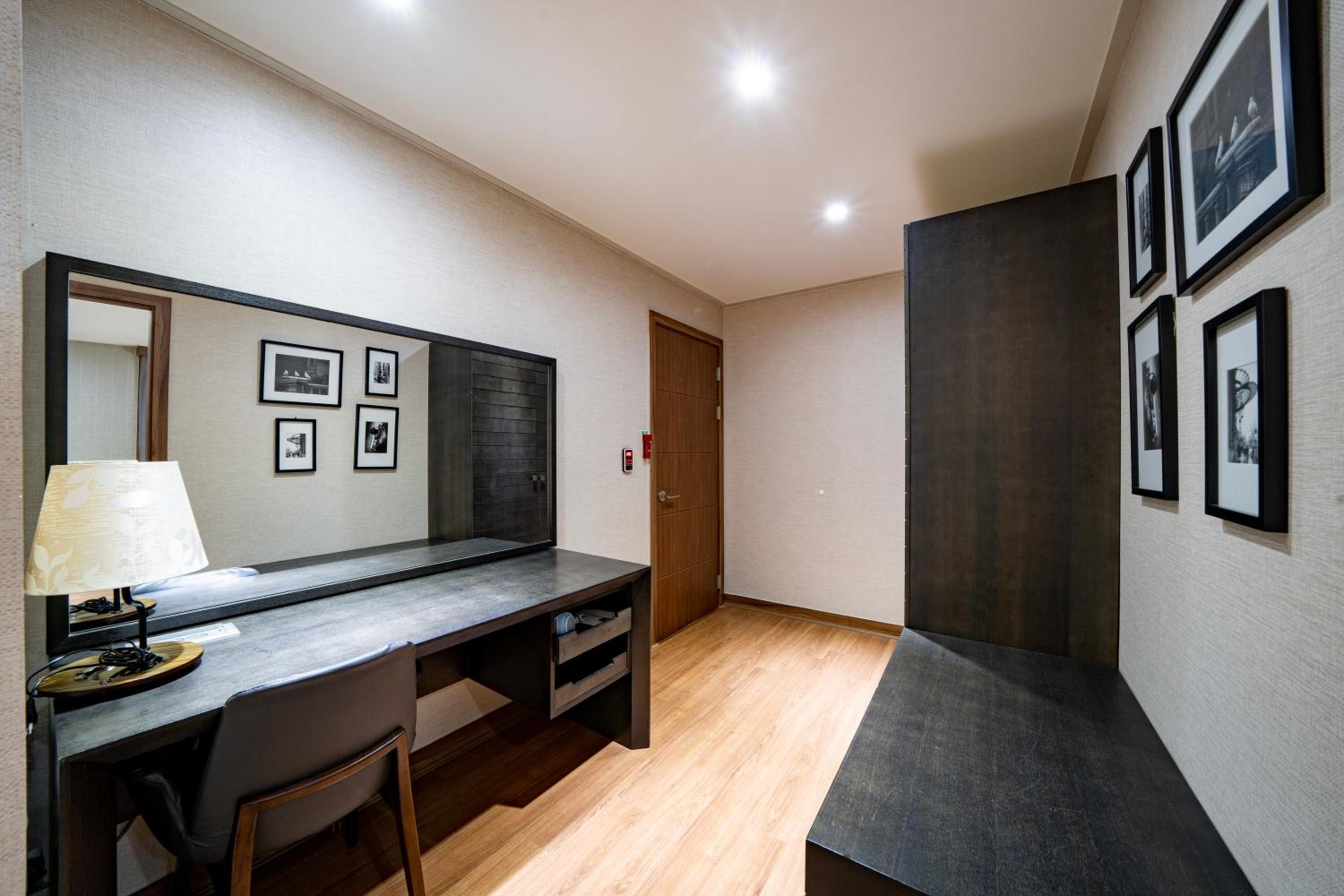 Suite - Photo 6