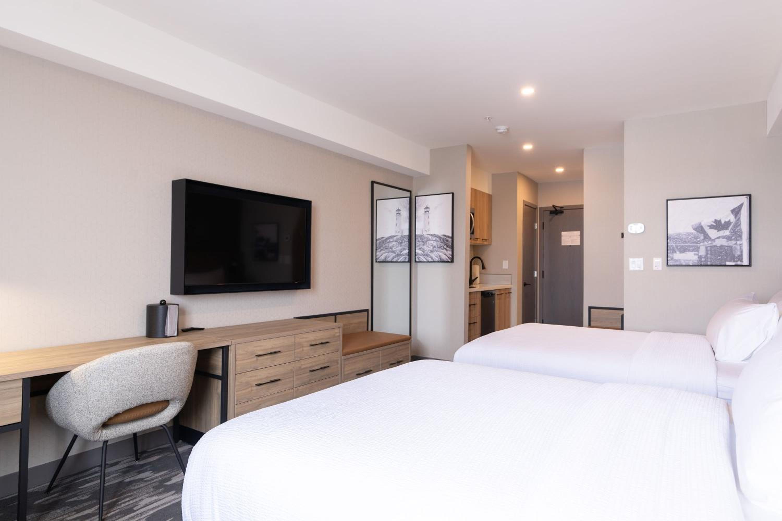 Studio Suite, 2 Queen Beds, Kitchenette photo 2