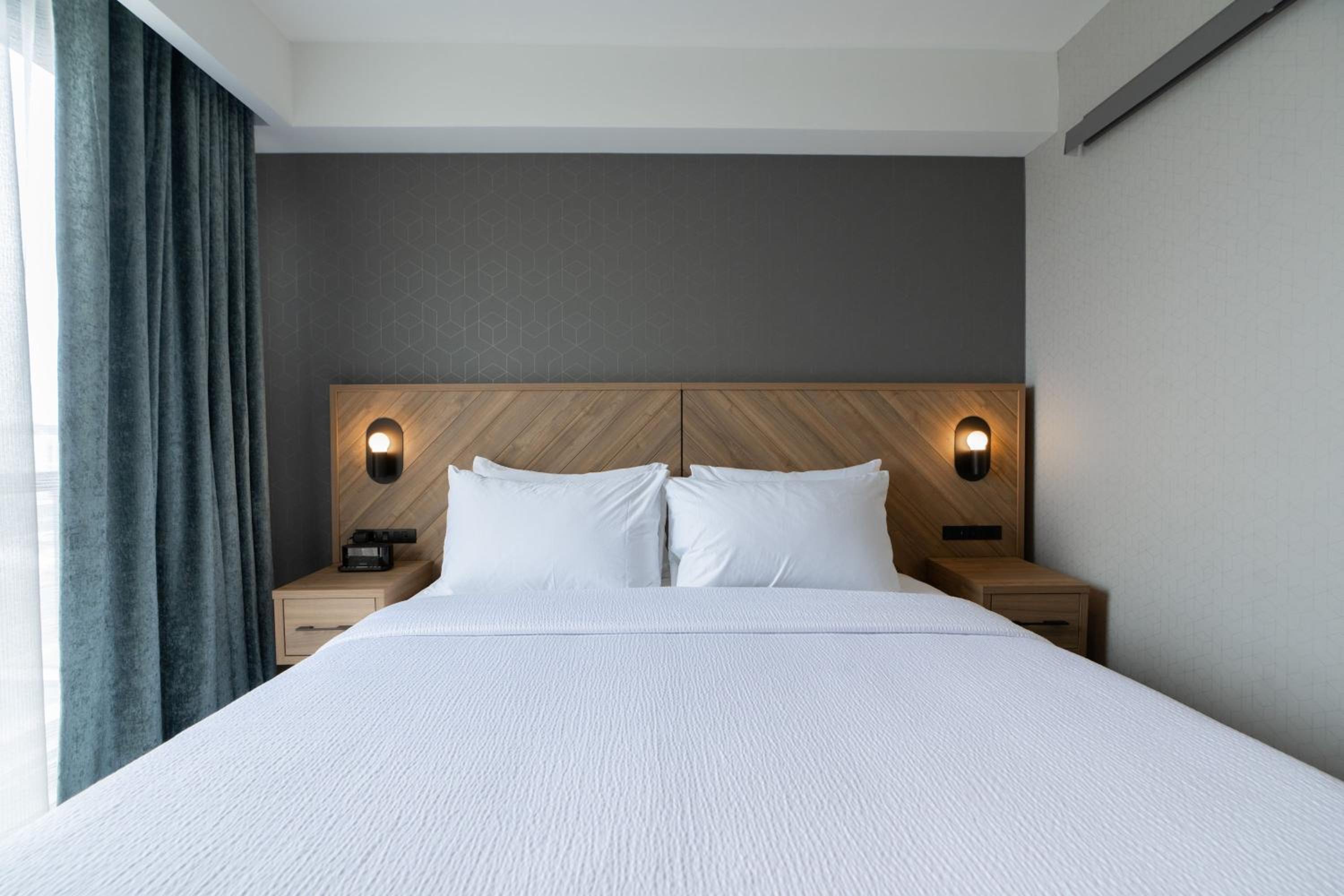 Standard Suite, 1 King Bed, Sofa Bed, Kitchen photo 1