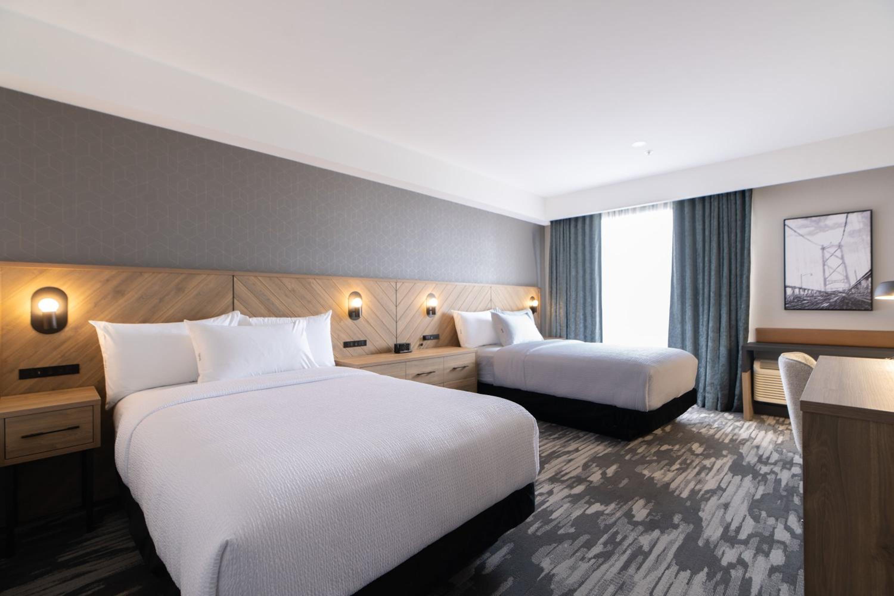 Accessible Room, 2 Double Beds, Roll-In Shower photo 1