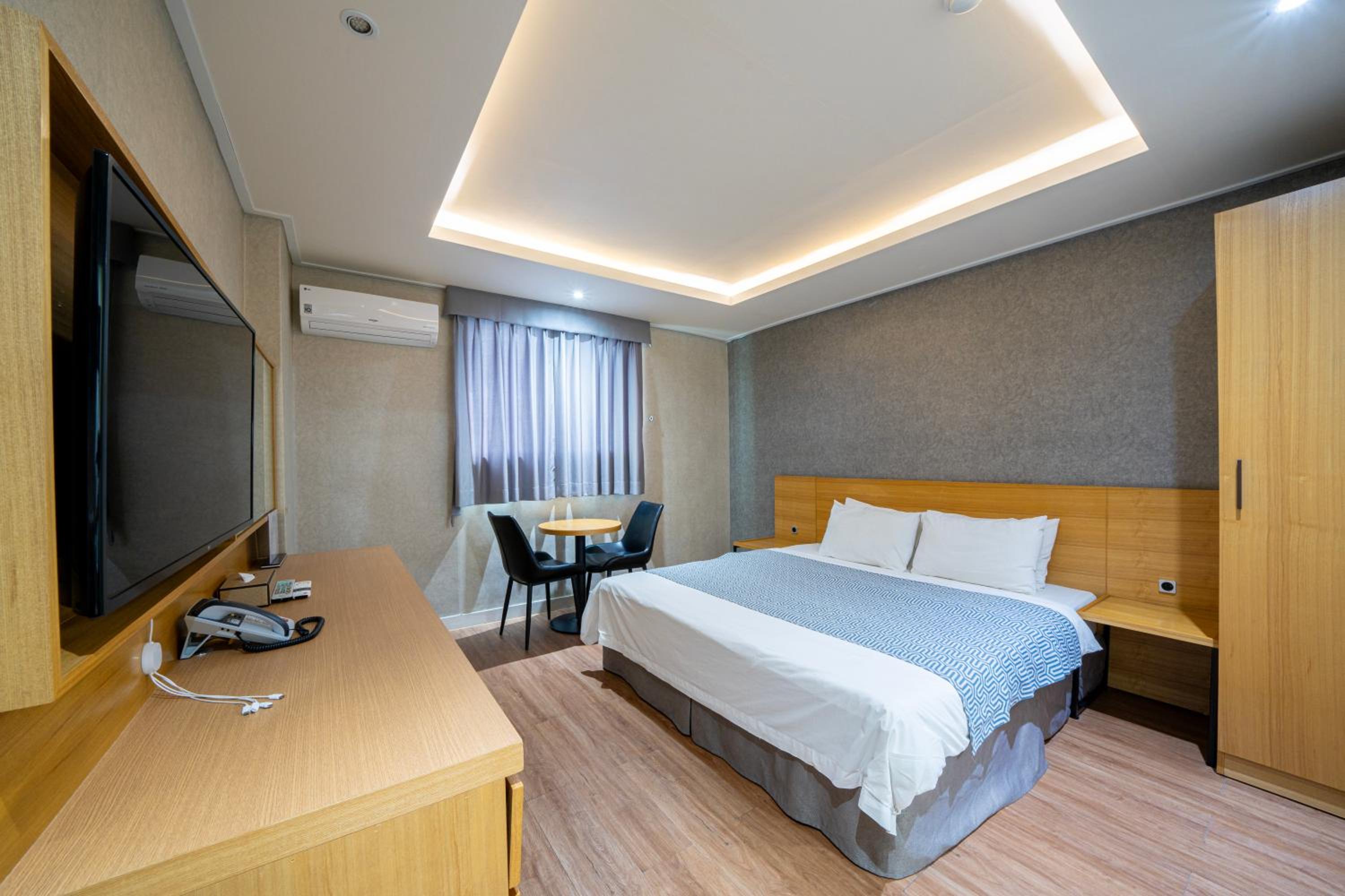 Standard Double Room - Photo 4