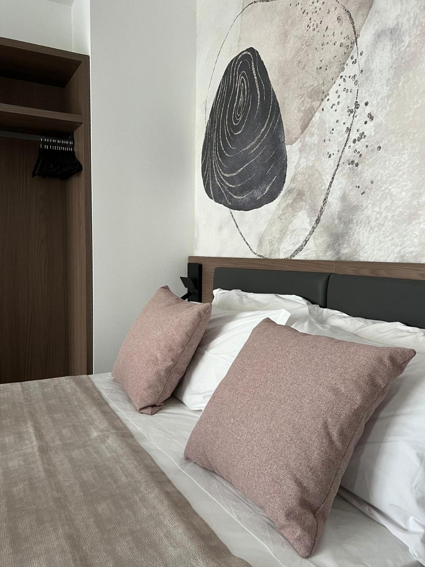 Deluxe Double Room with Extra Bed