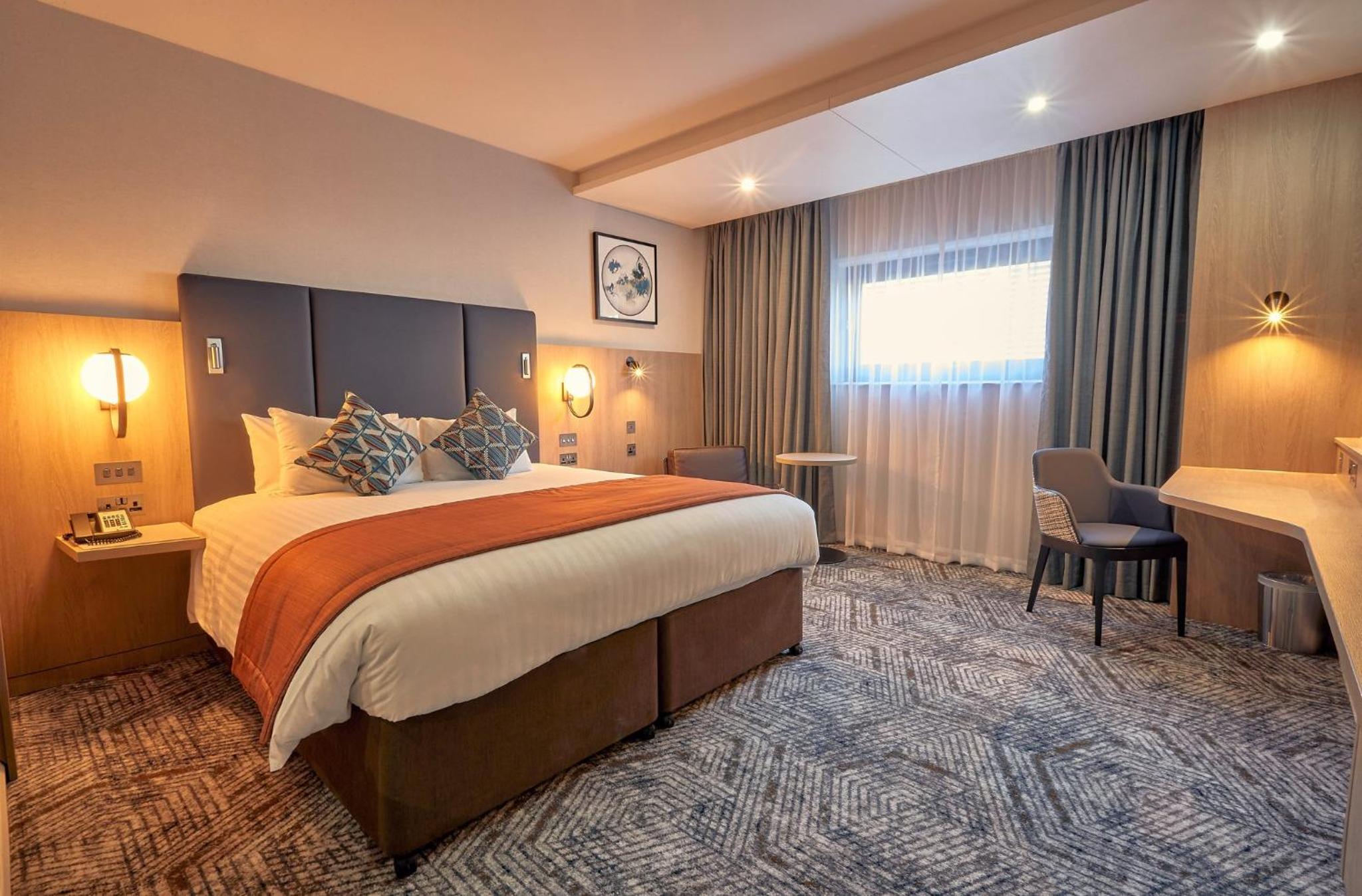 Premium King Room - Photo 3